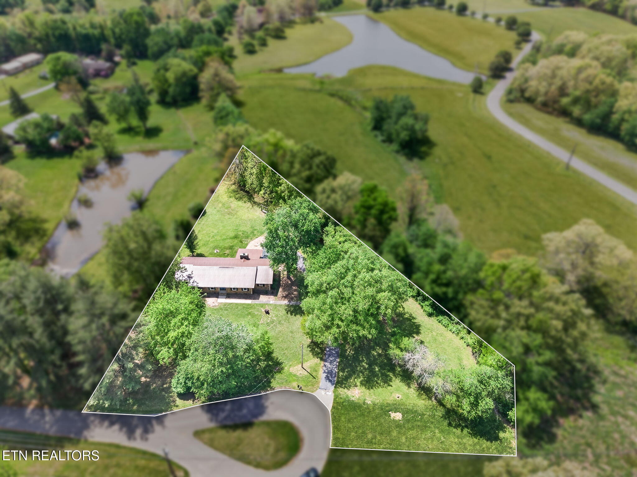 109 Parkway Lane Crossville TN 38572