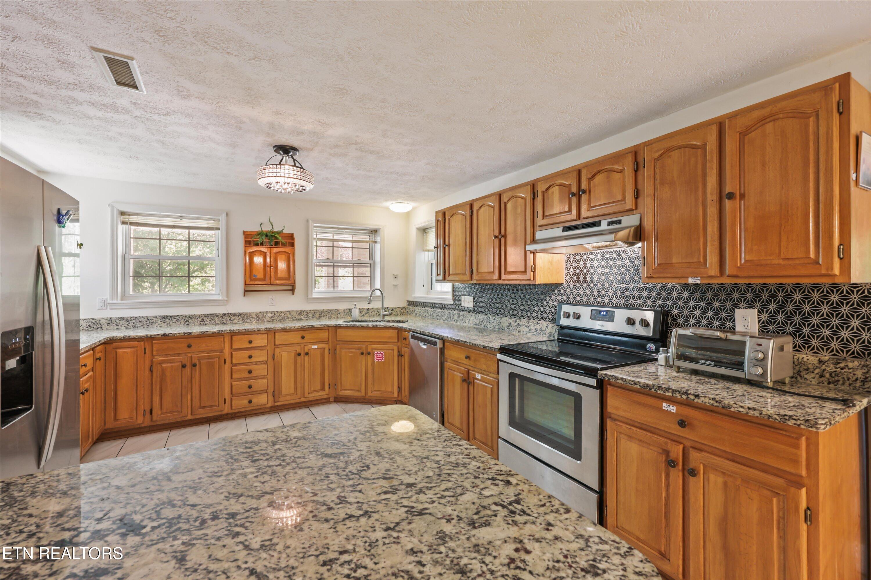 1436 Chapman Highway Sevierville TN 37876