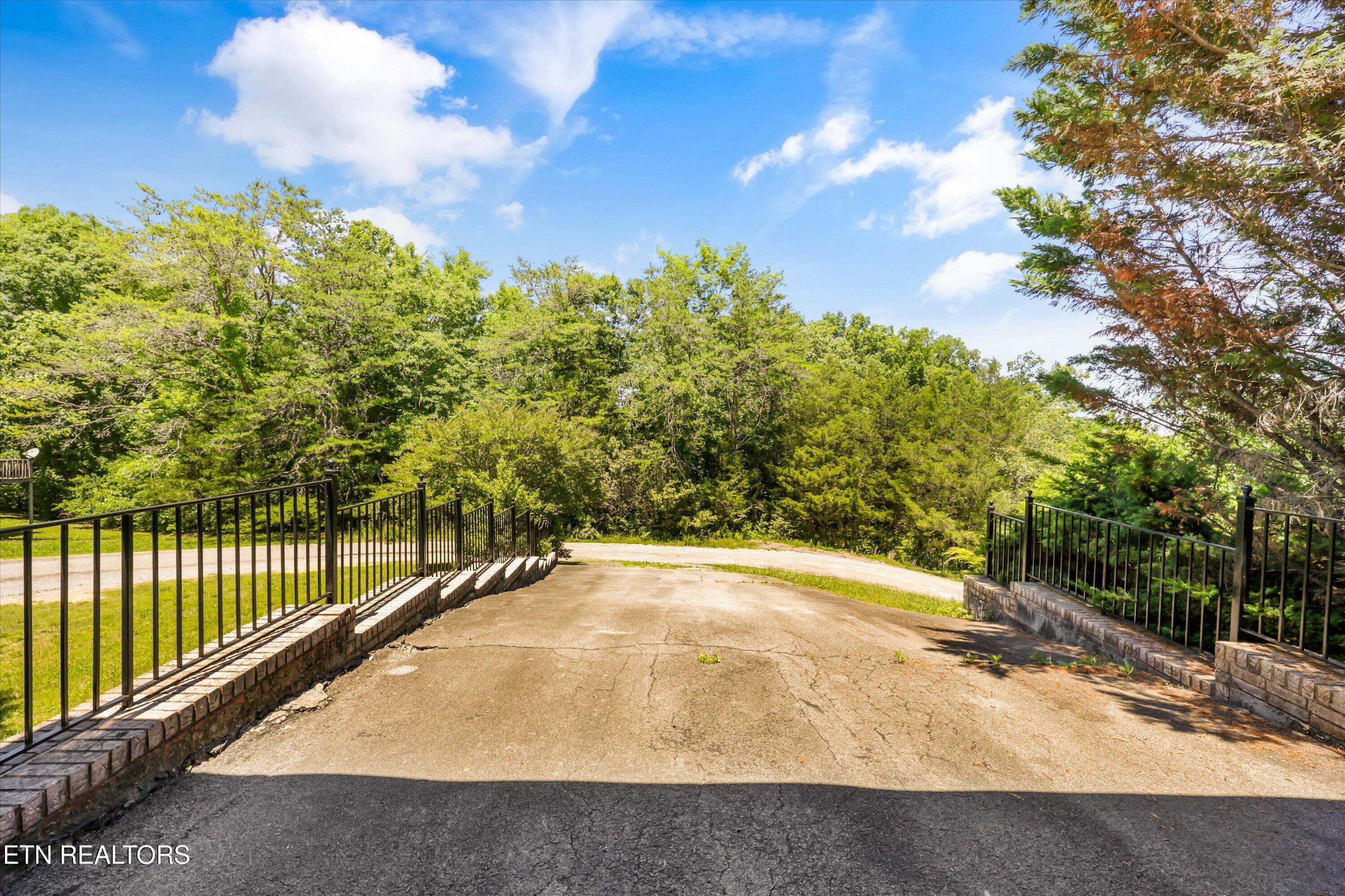 1436 Chapman Highway Sevierville TN 37876