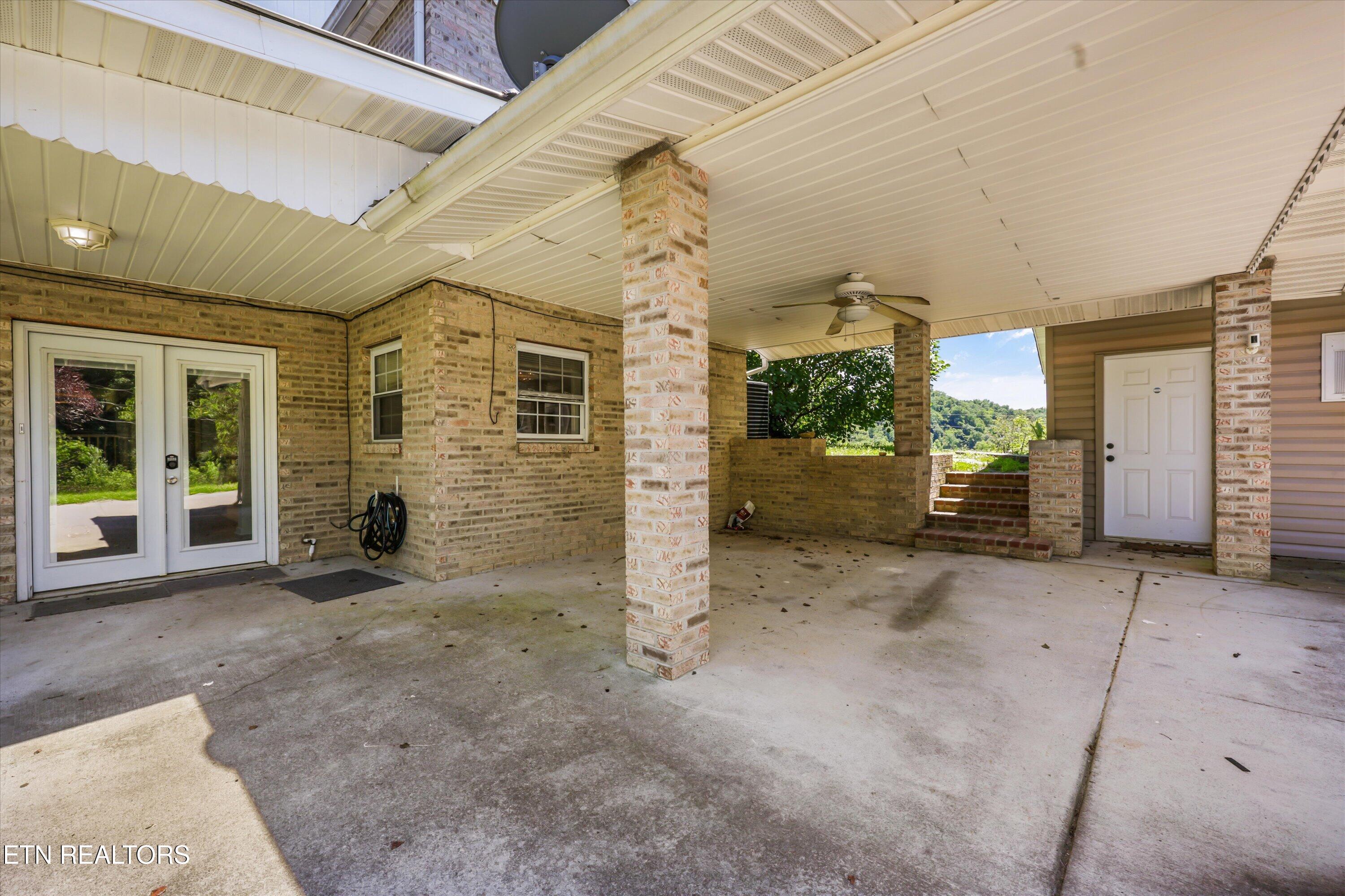 1436 Chapman Highway Sevierville TN 37876