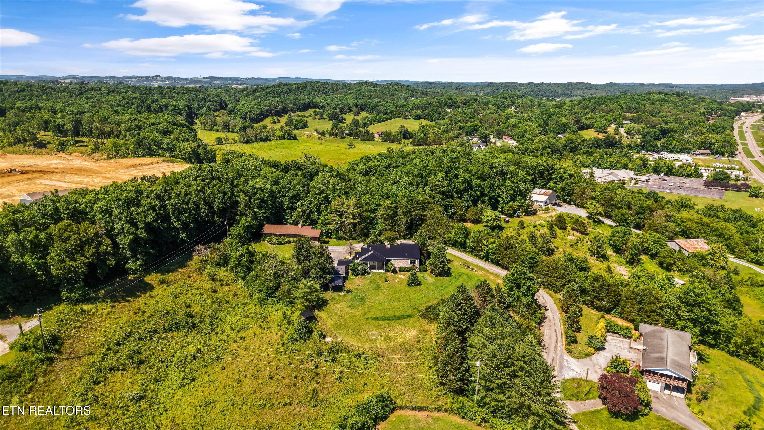1436 Chapman Highway Sevierville TN 37876