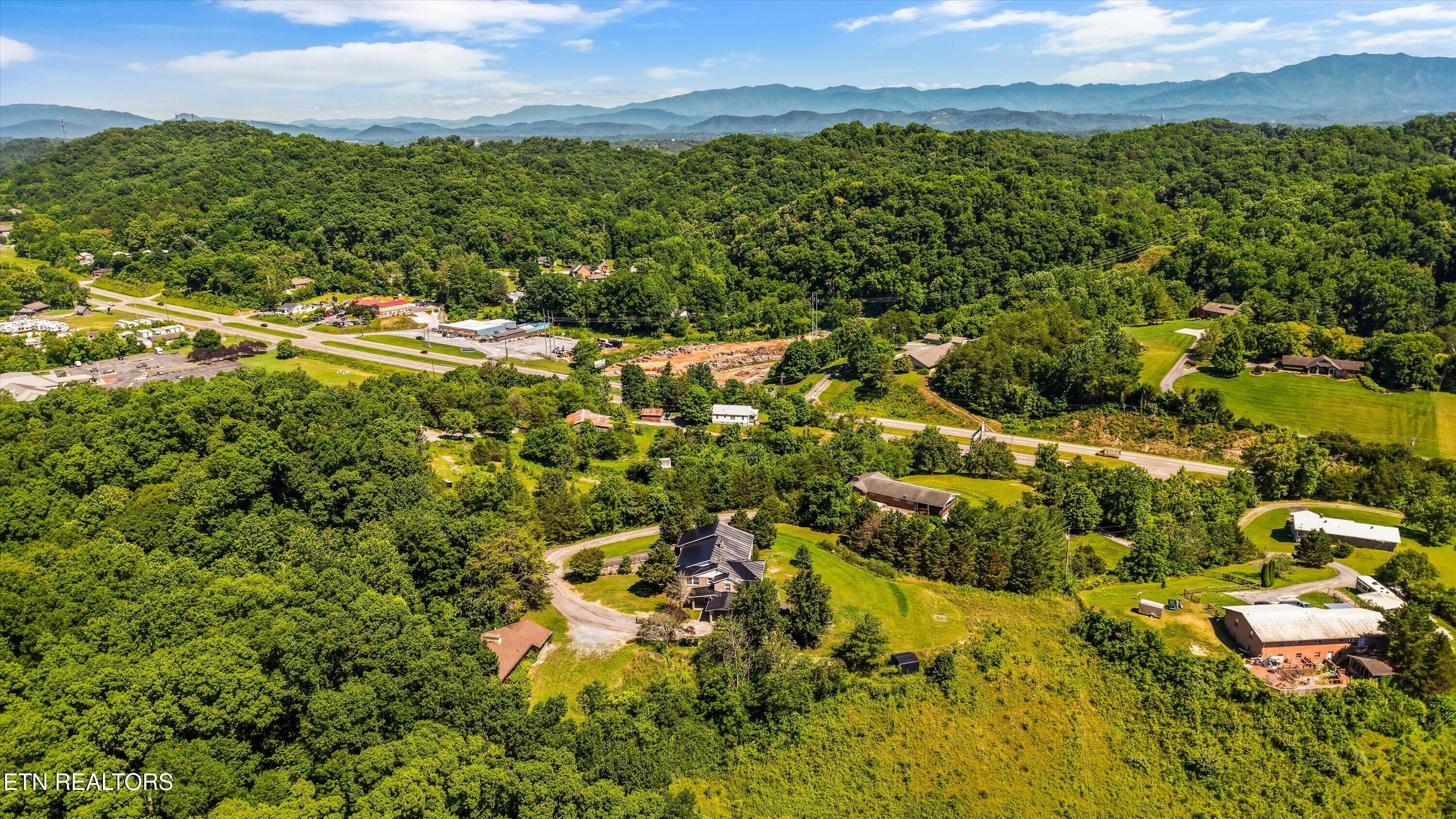 1436 Chapman Highway Sevierville TN 37876