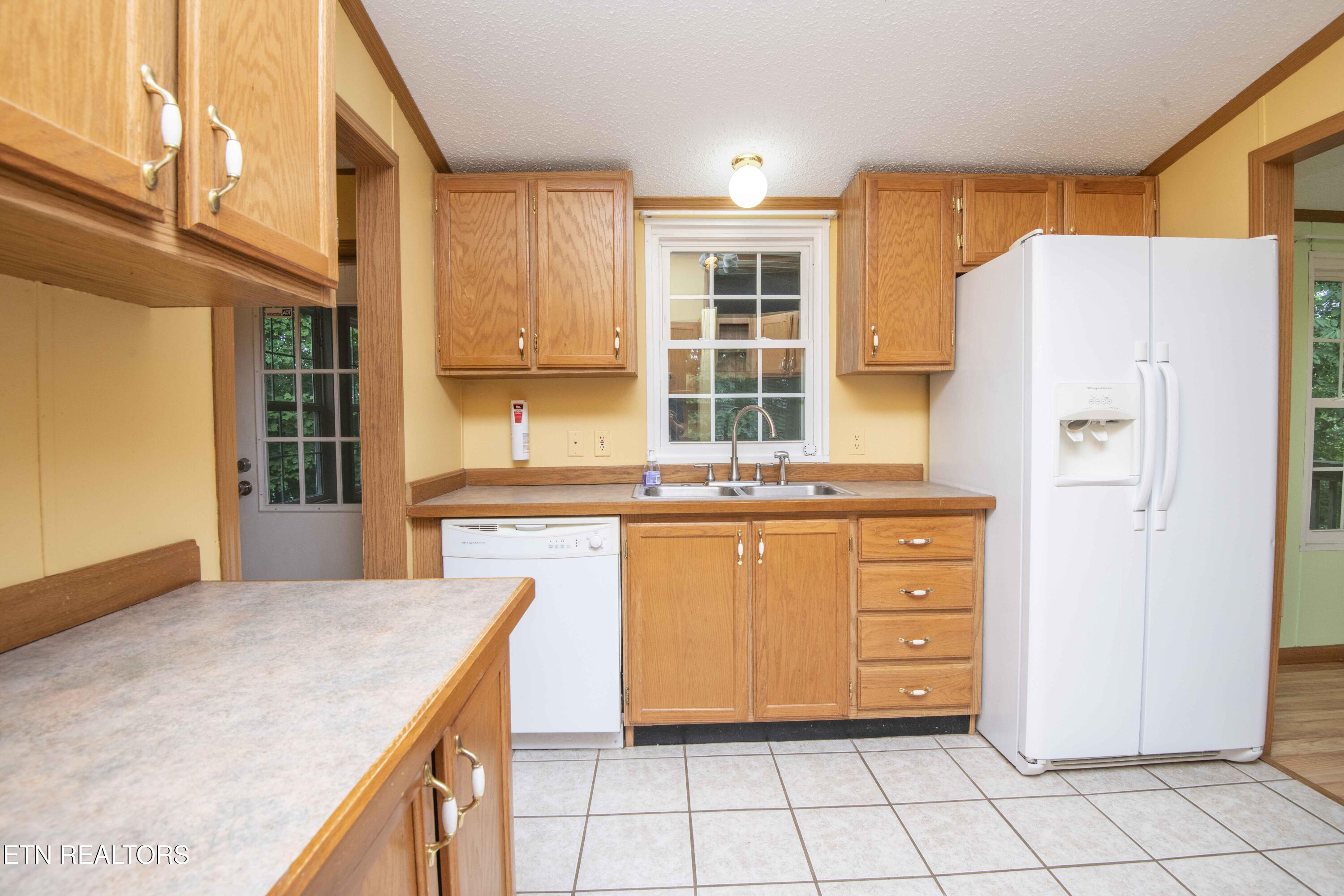 8411 Bowman Hollow Road Powell TN 37849
