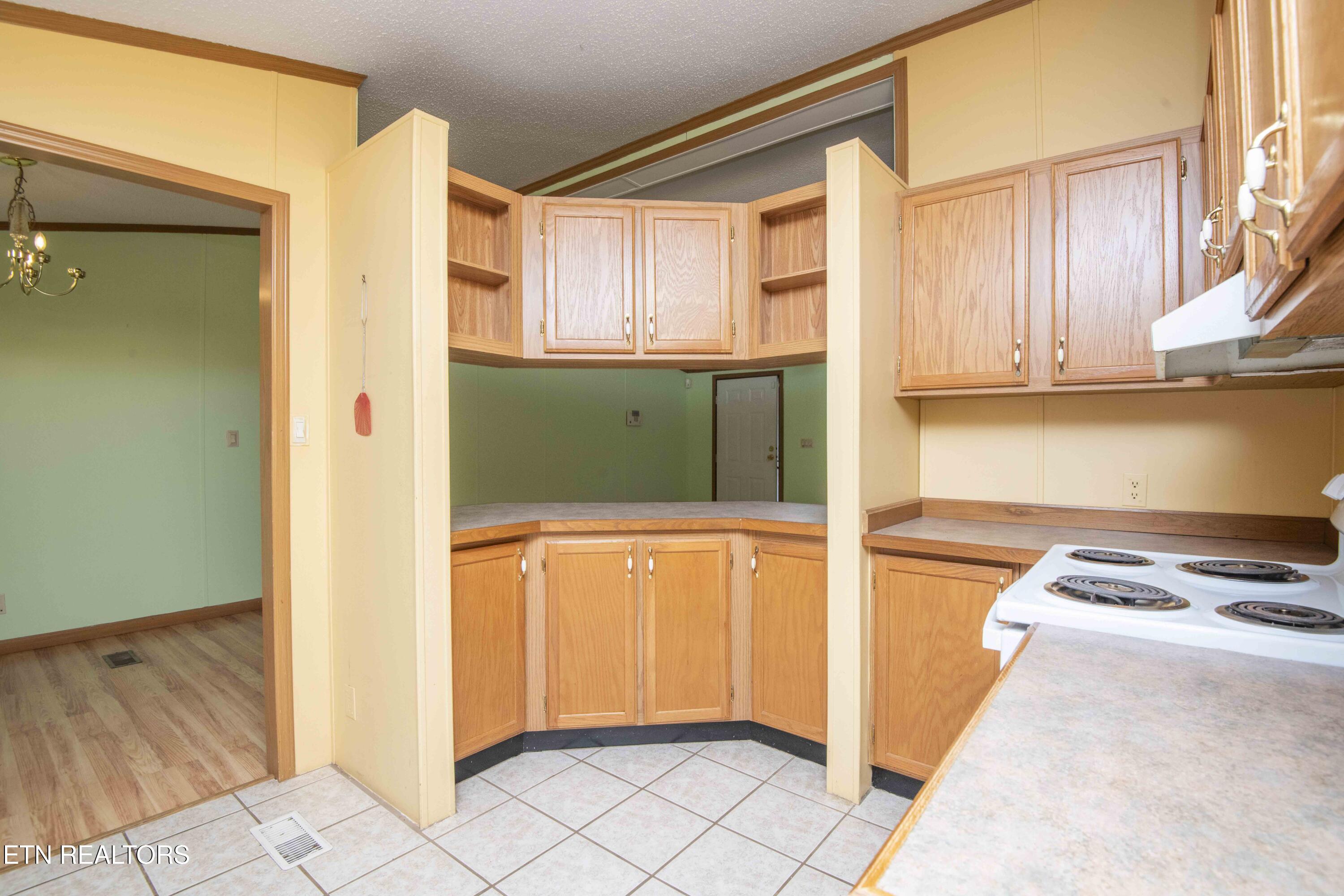 8411 Bowman Hollow Road Powell TN 37849