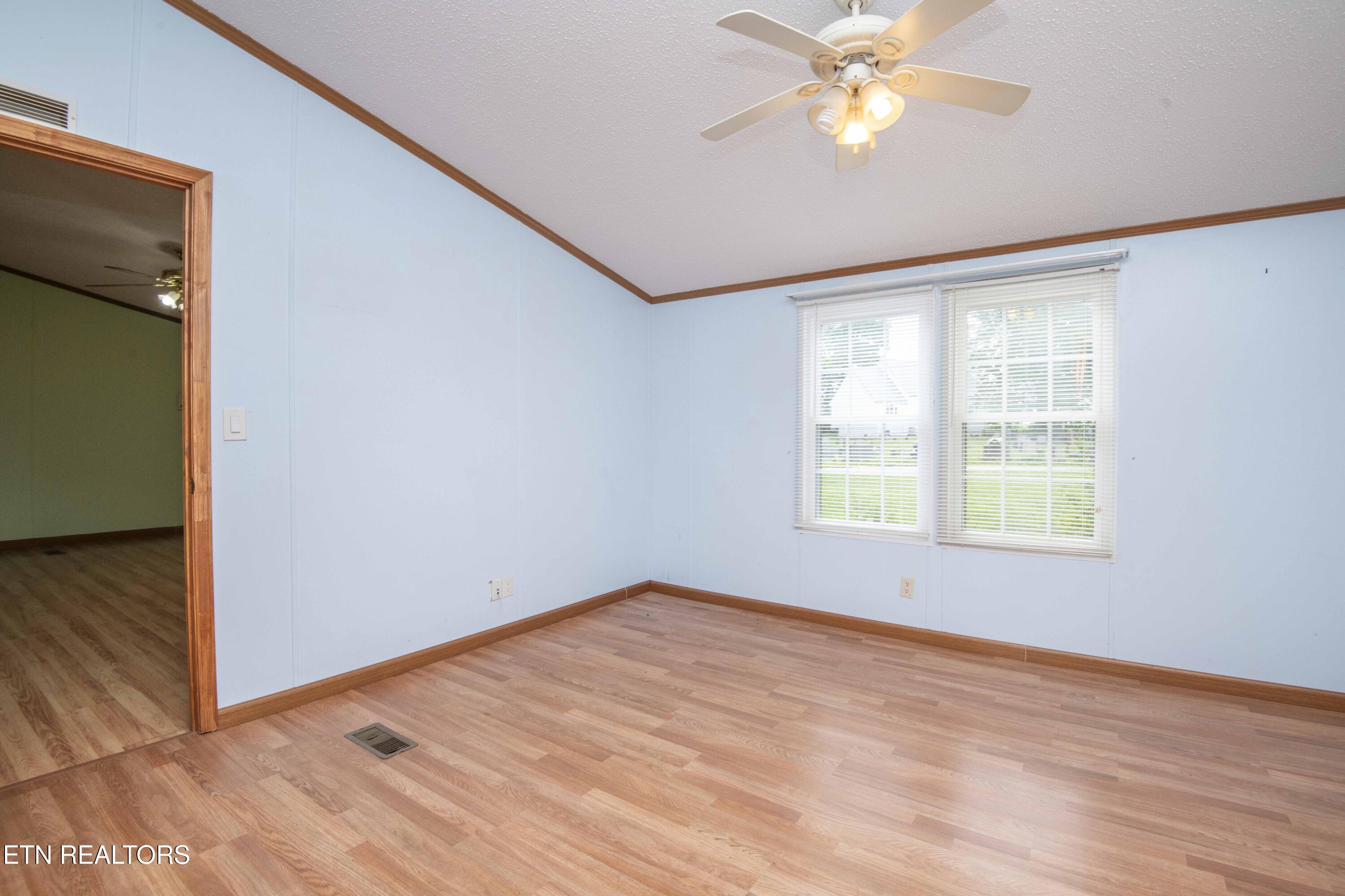 8411 Bowman Hollow Road Powell TN 37849