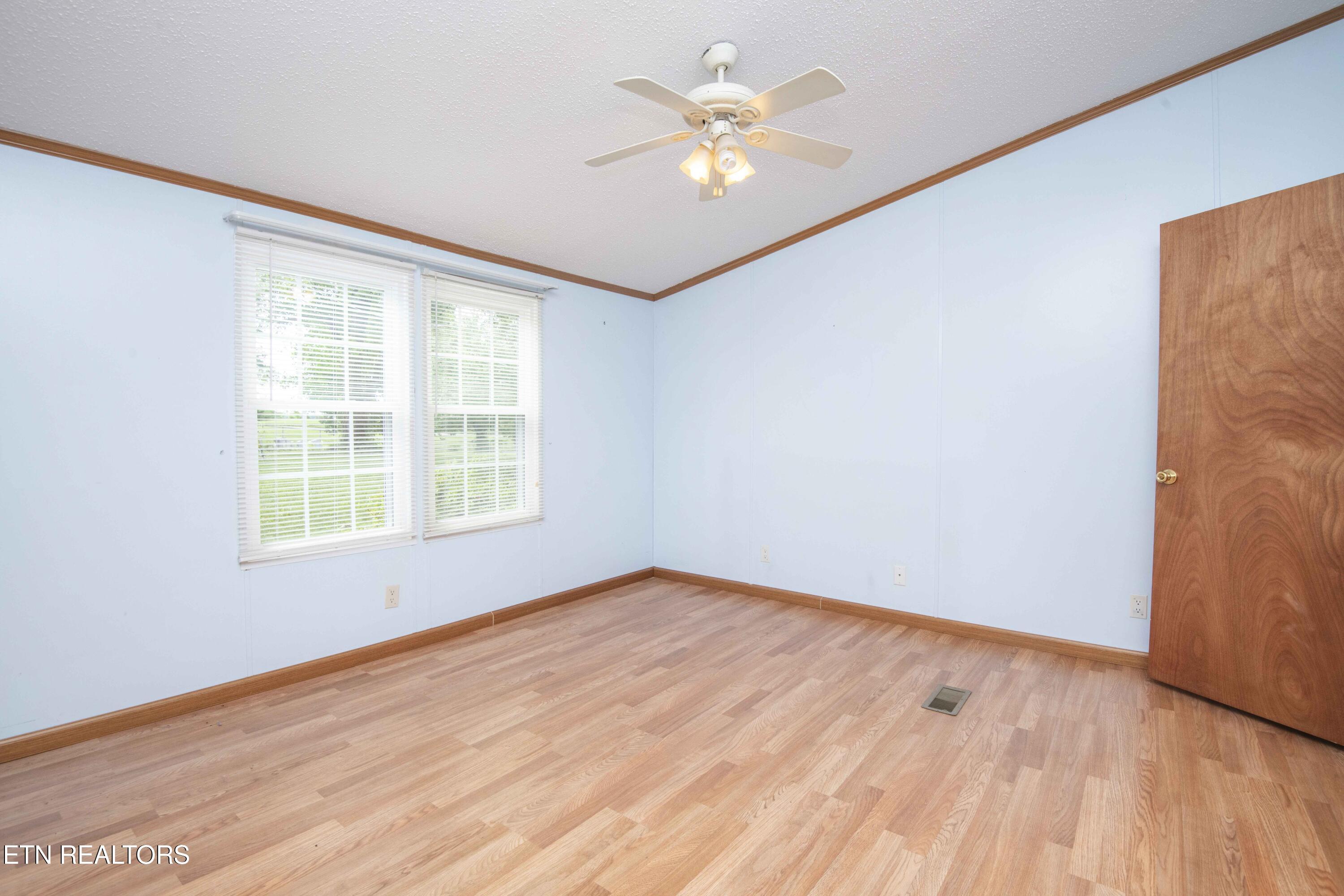 8411 Bowman Hollow Road Powell TN 37849