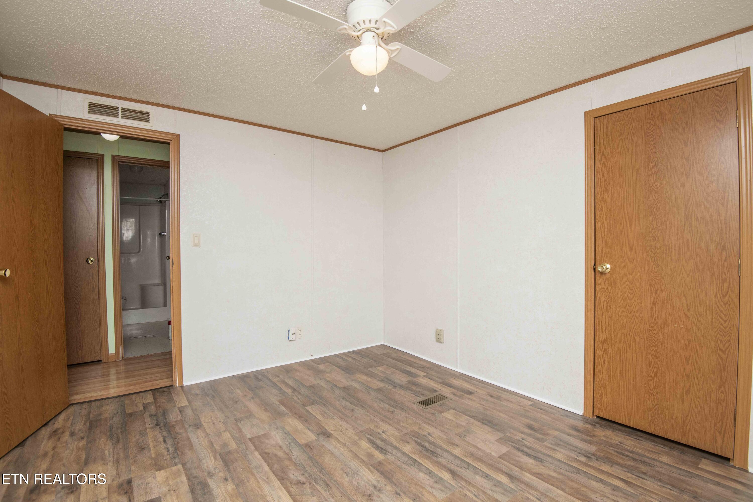 8411 Bowman Hollow Road Powell TN 37849