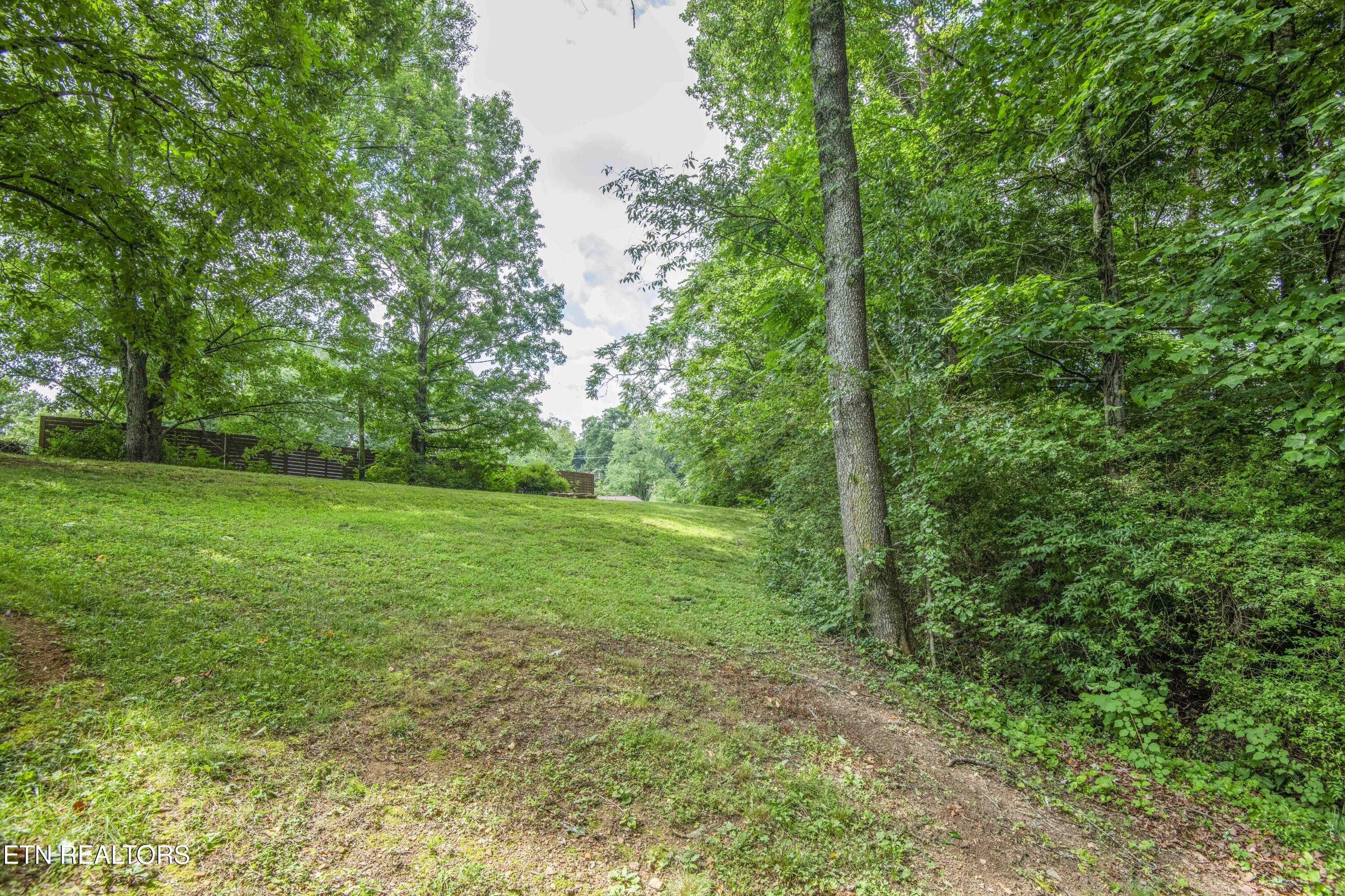 8411 Bowman Hollow Road Powell TN 37849