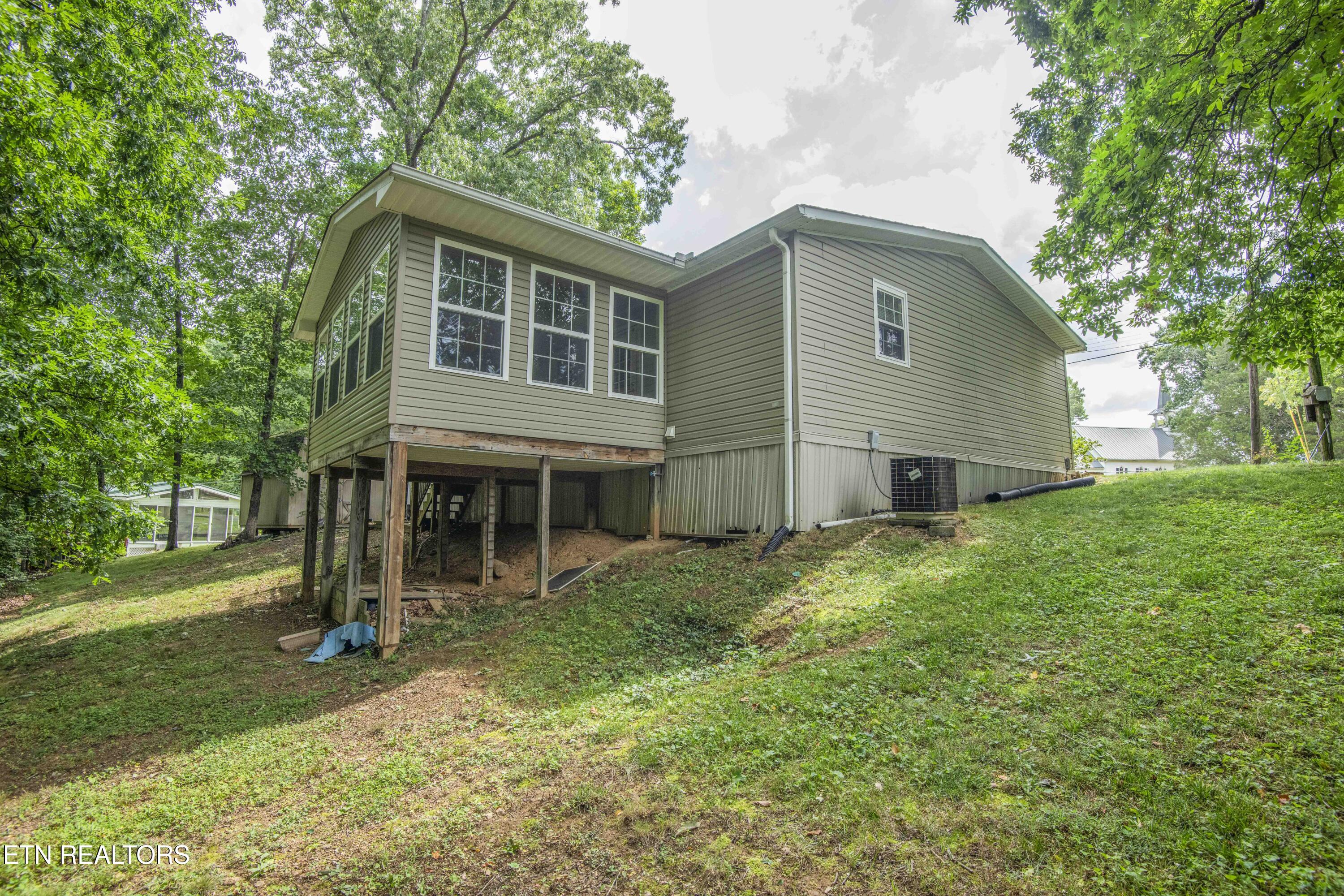 8411 Bowman Hollow Road Powell TN 37849