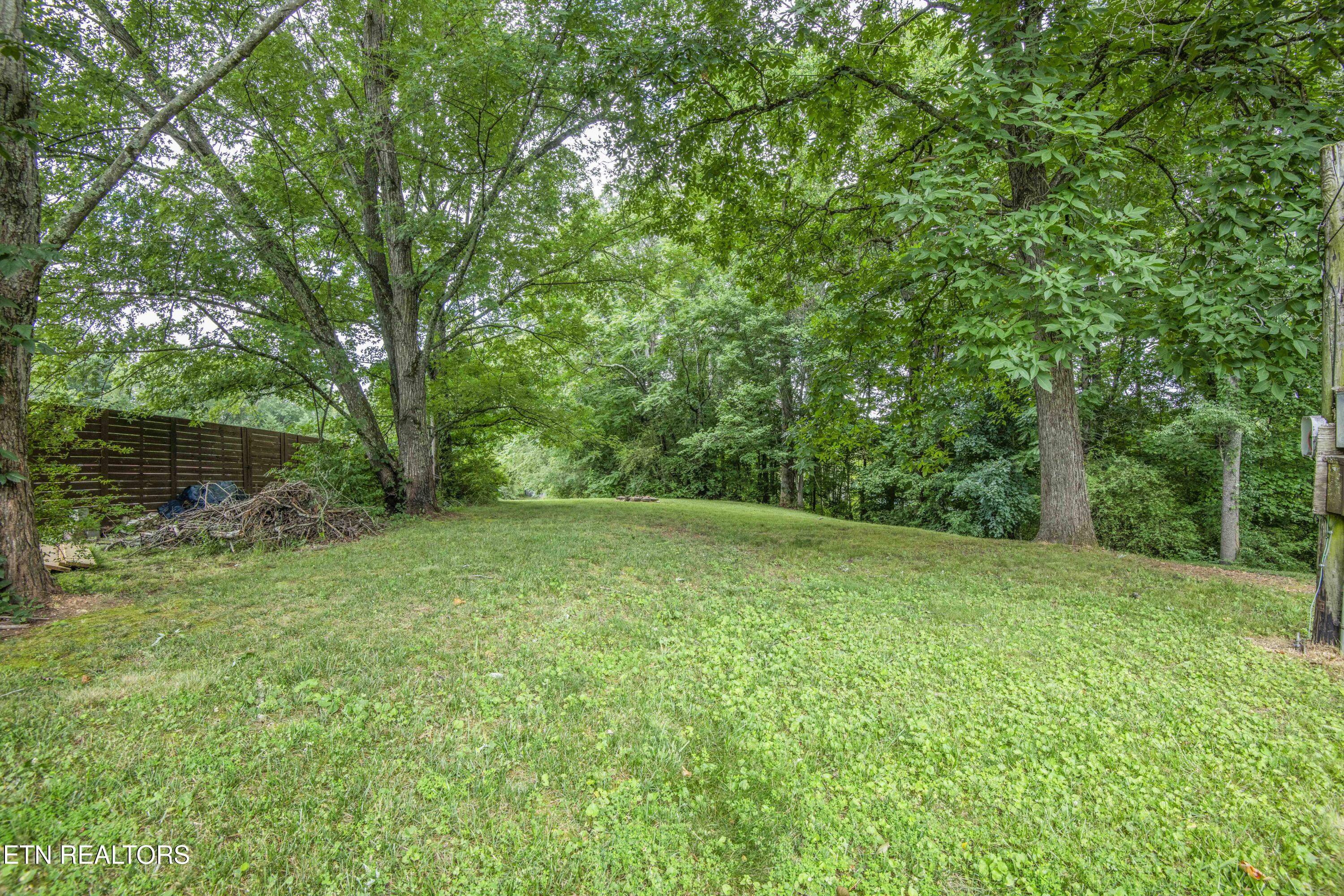 8411 Bowman Hollow Road Powell TN 37849