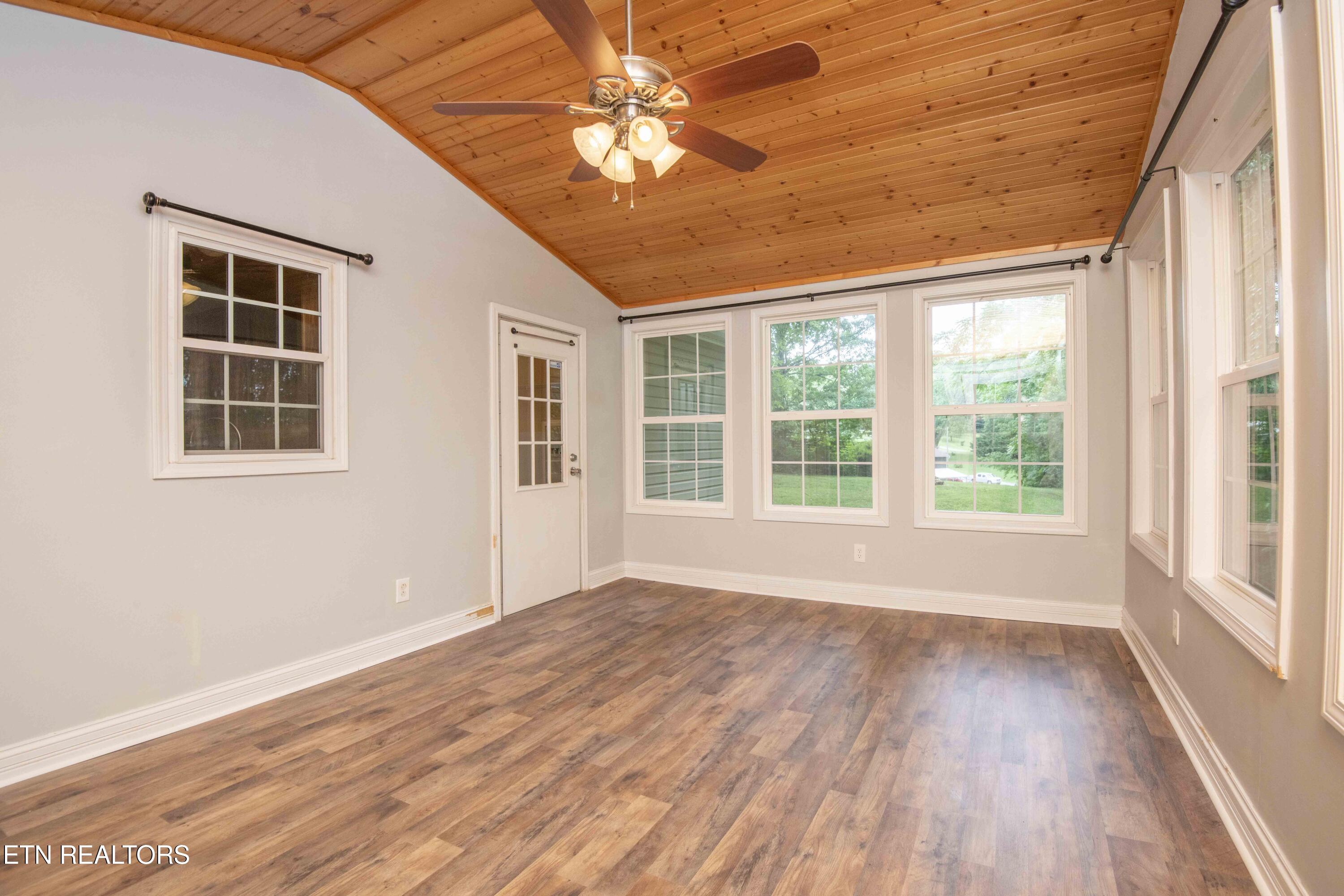 8411 Bowman Hollow Road Powell TN 37849