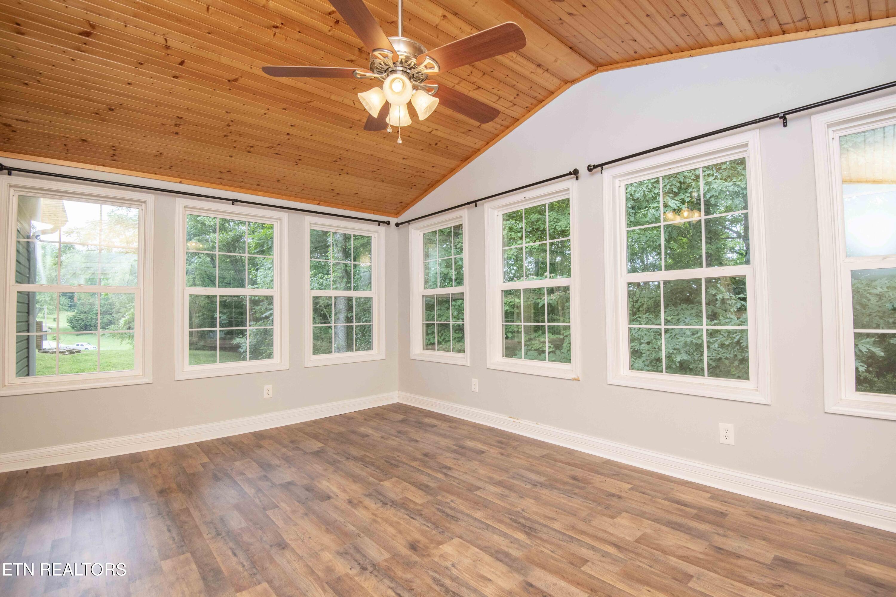 8411 Bowman Hollow Road Powell TN 37849