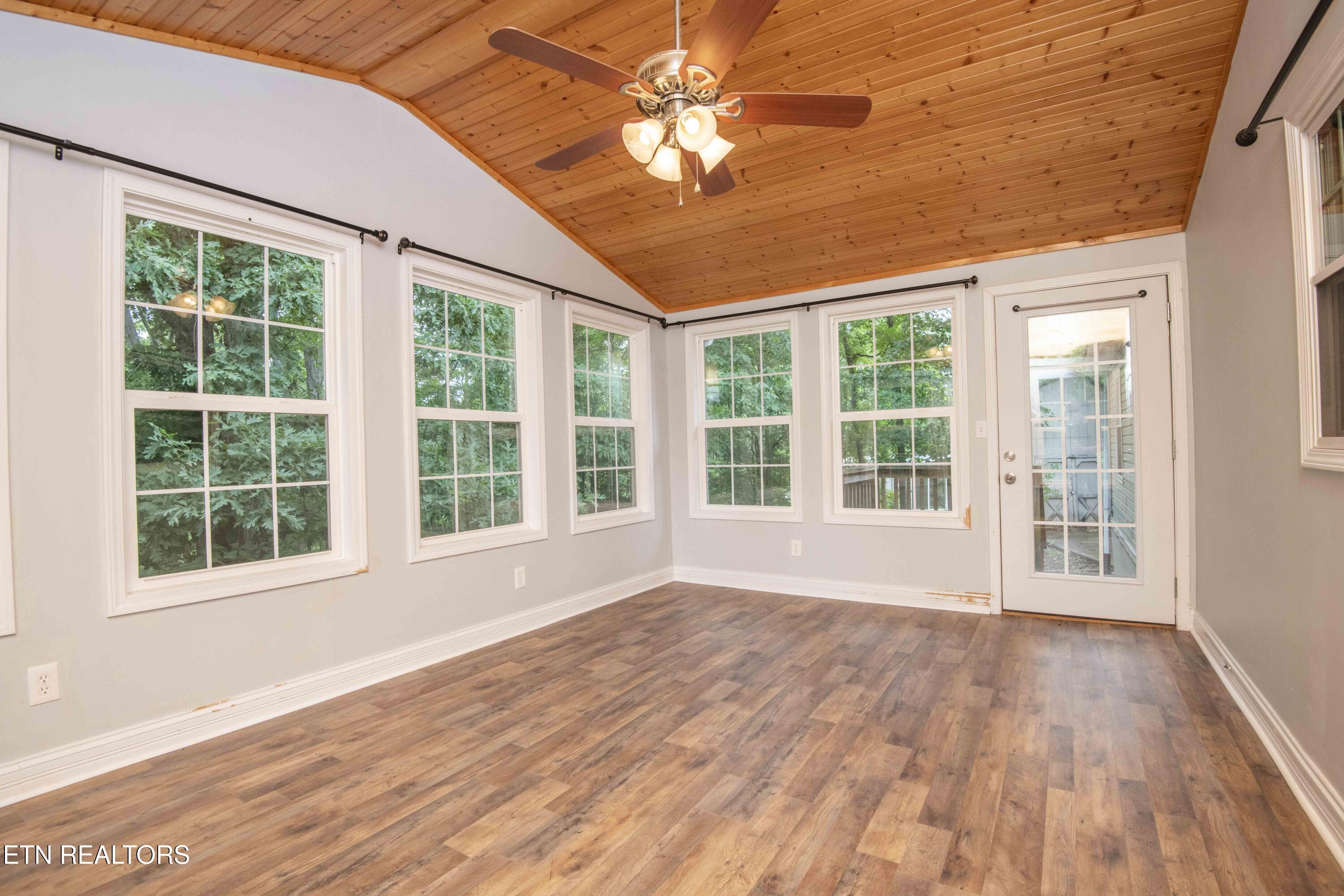 8411 Bowman Hollow Road Powell TN 37849