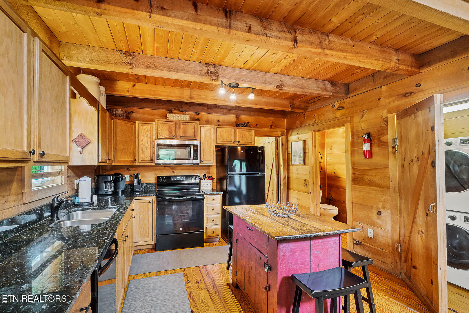 125/133 Westwing Cave Road Townsend TN 37882
