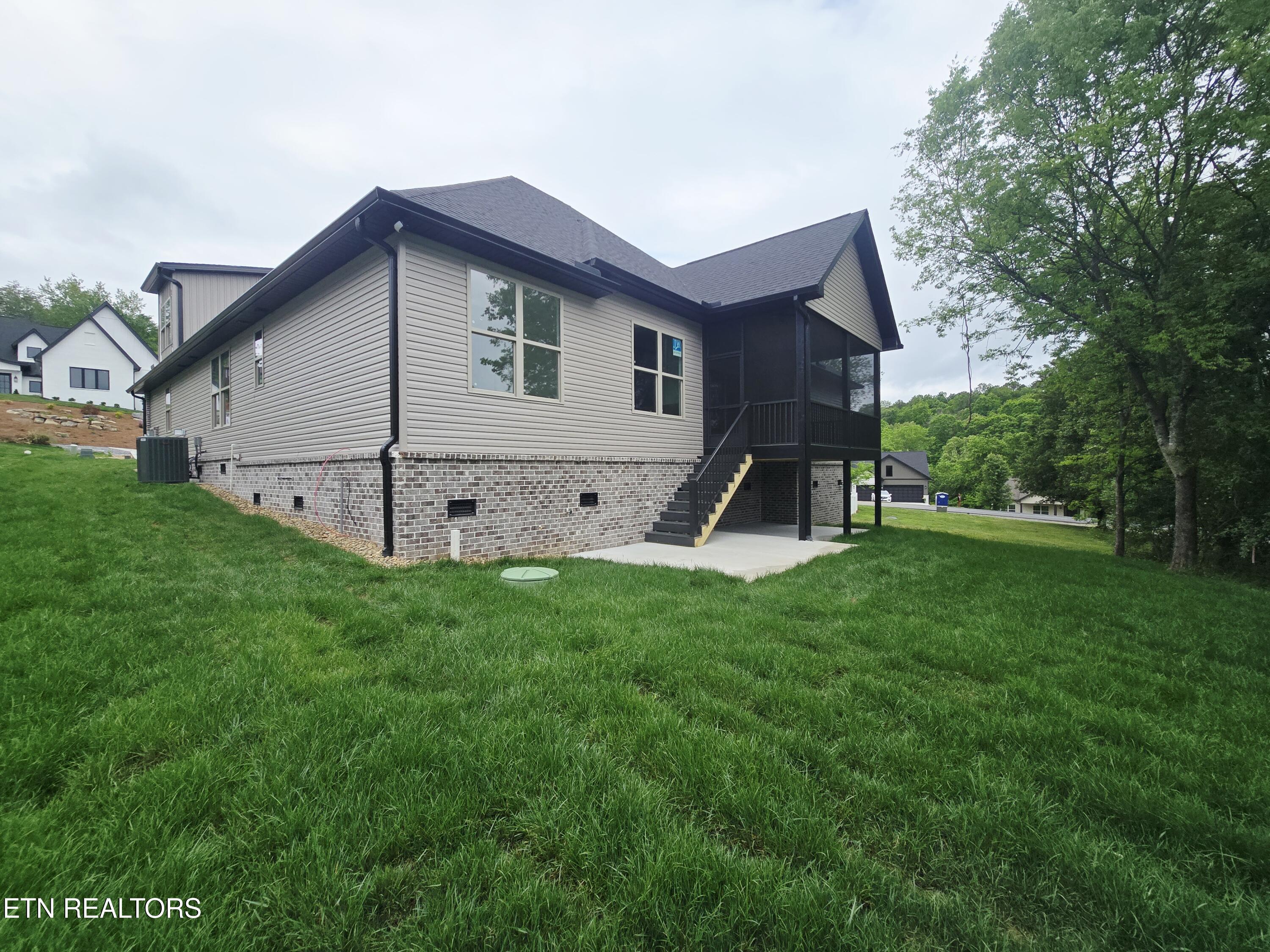 269 Ootsima Way Loudon TN 37774