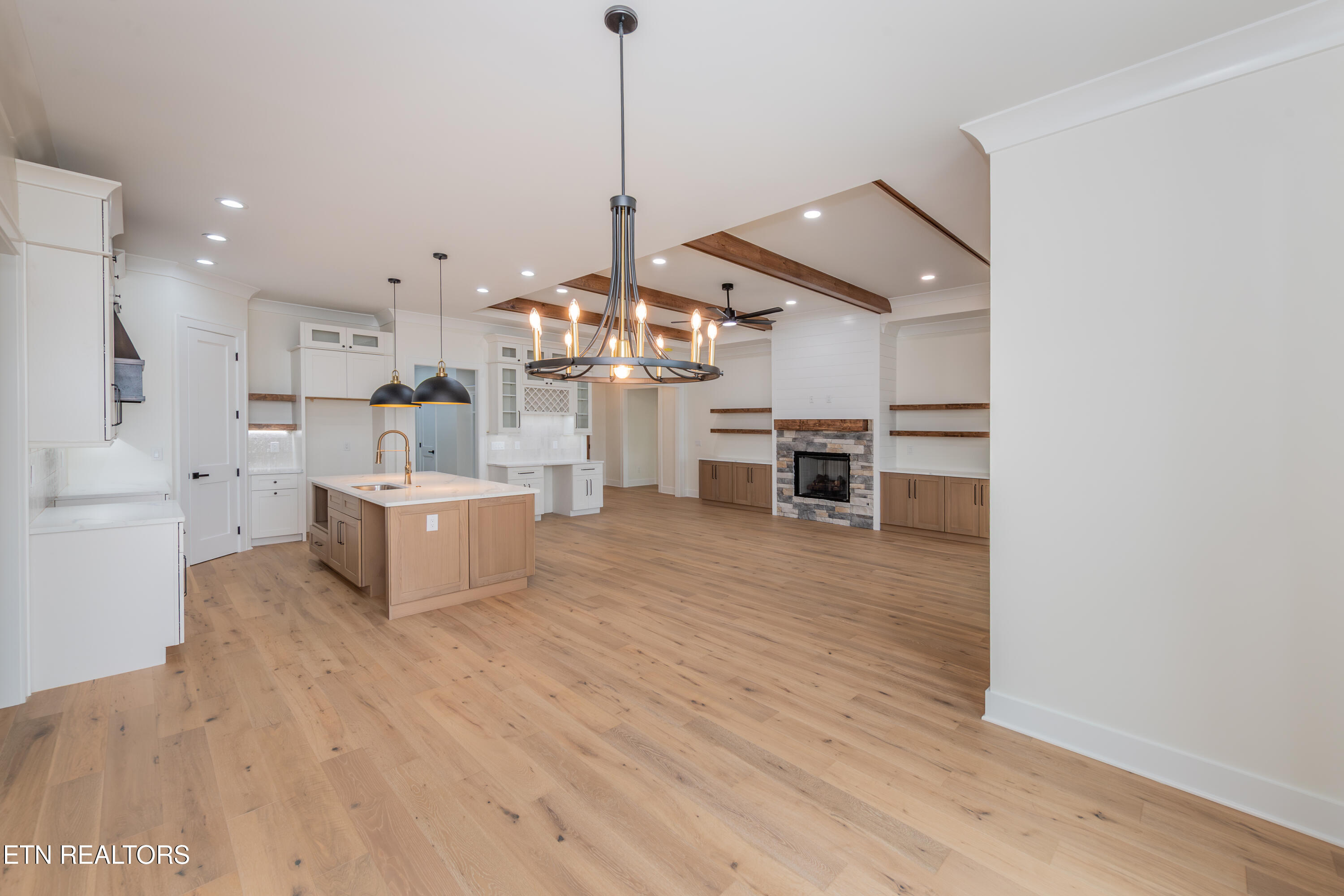 269 Ootsima Way Loudon TN 37774