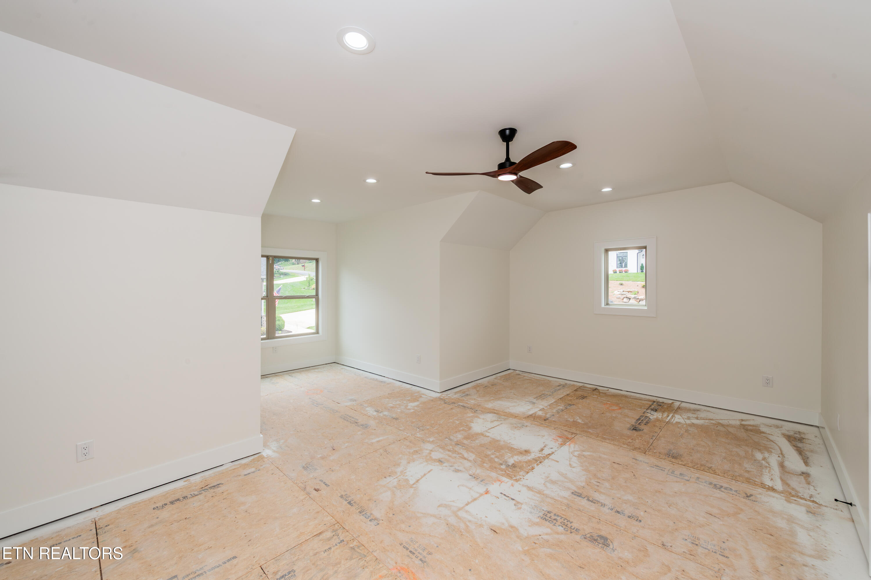 269 Ootsima Way Loudon TN 37774