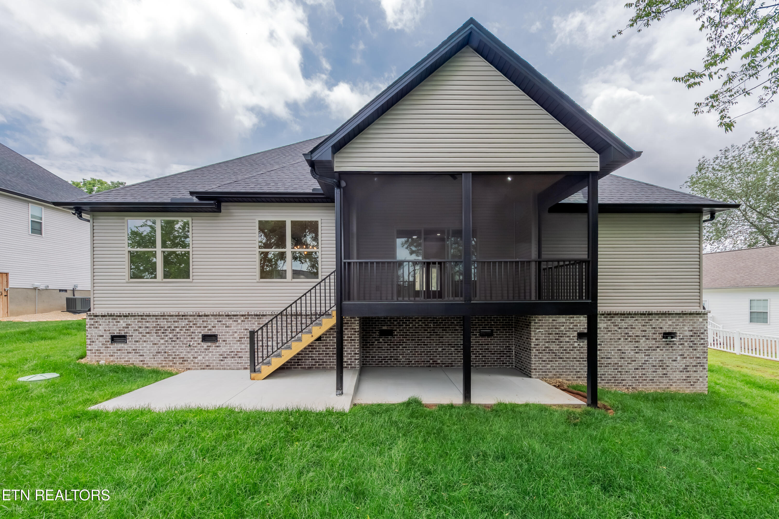 269 Ootsima Way Loudon TN 37774