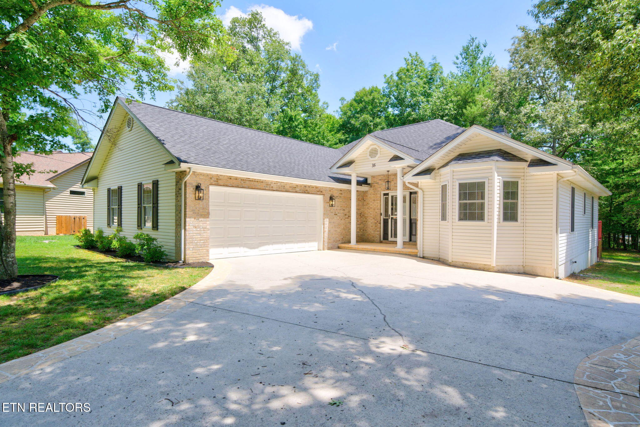 35 Leaf Circle Crossville TN 38558