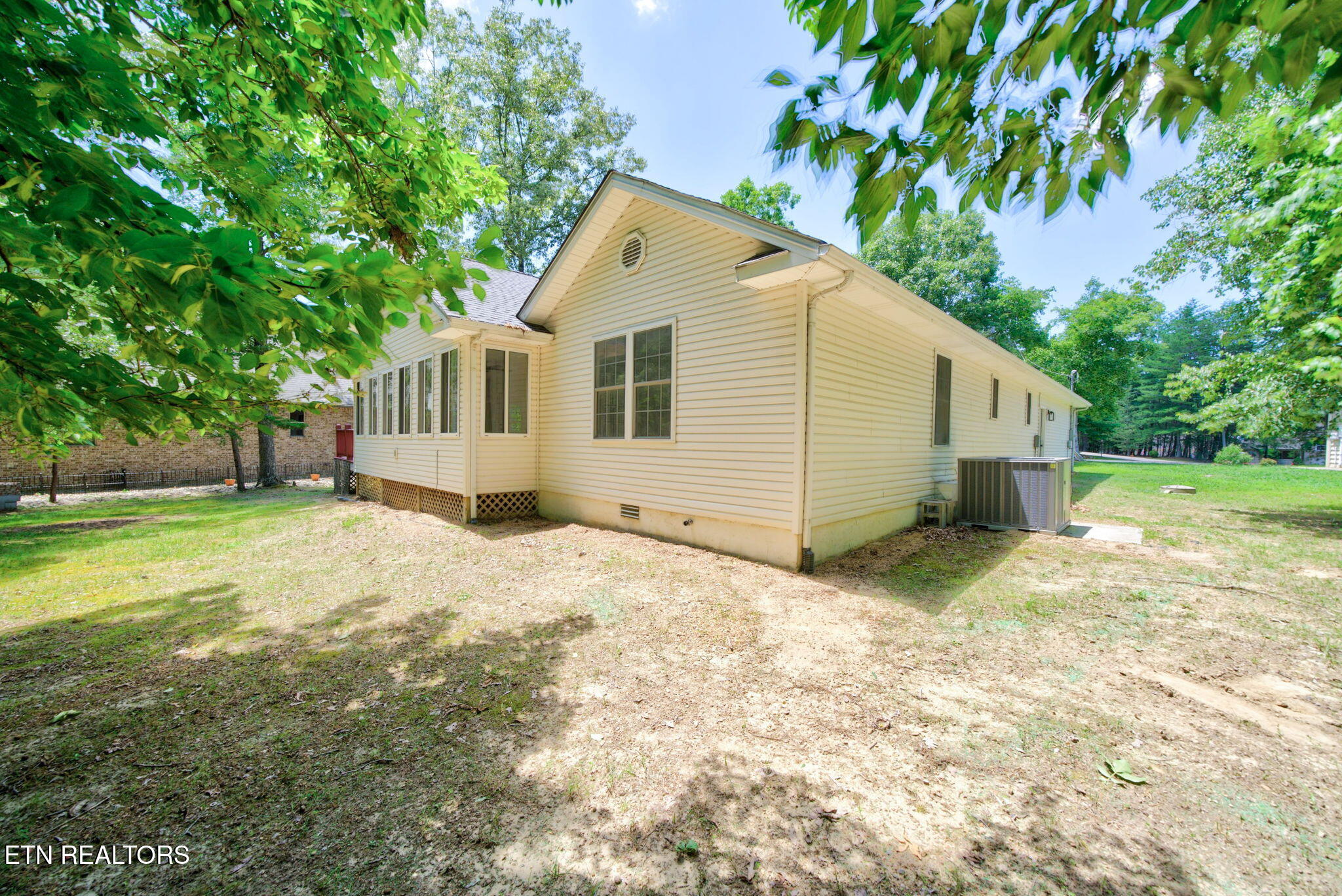 35 Leaf Circle Crossville TN 38558