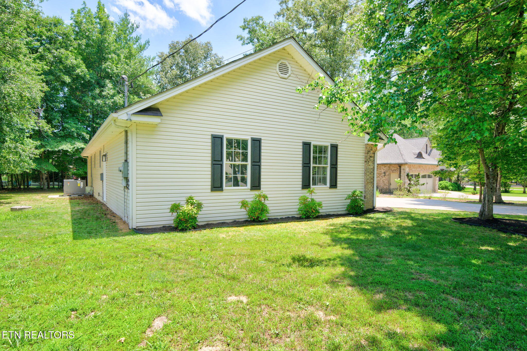 35 Leaf Circle Crossville TN 38558