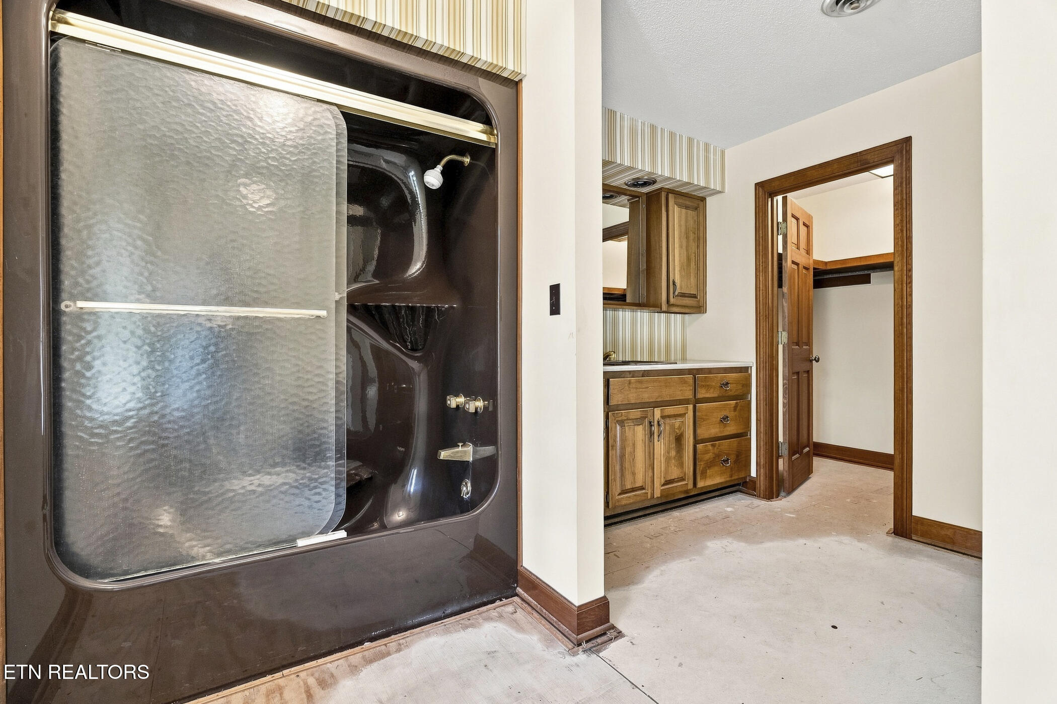 174 Irwin Lane Clinton TN 37716