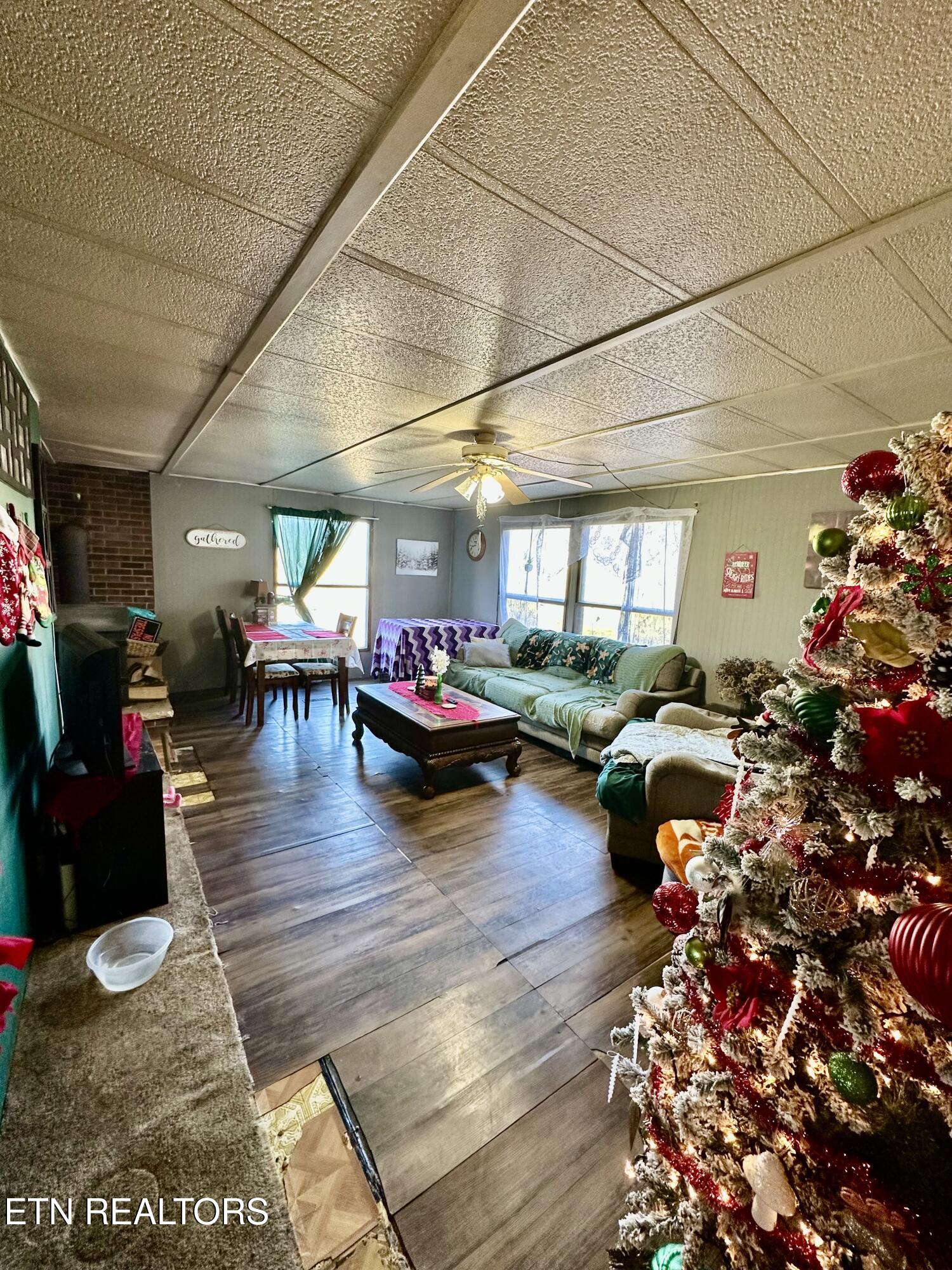 1500 Coal Hill Road Sunbright TN 37872
