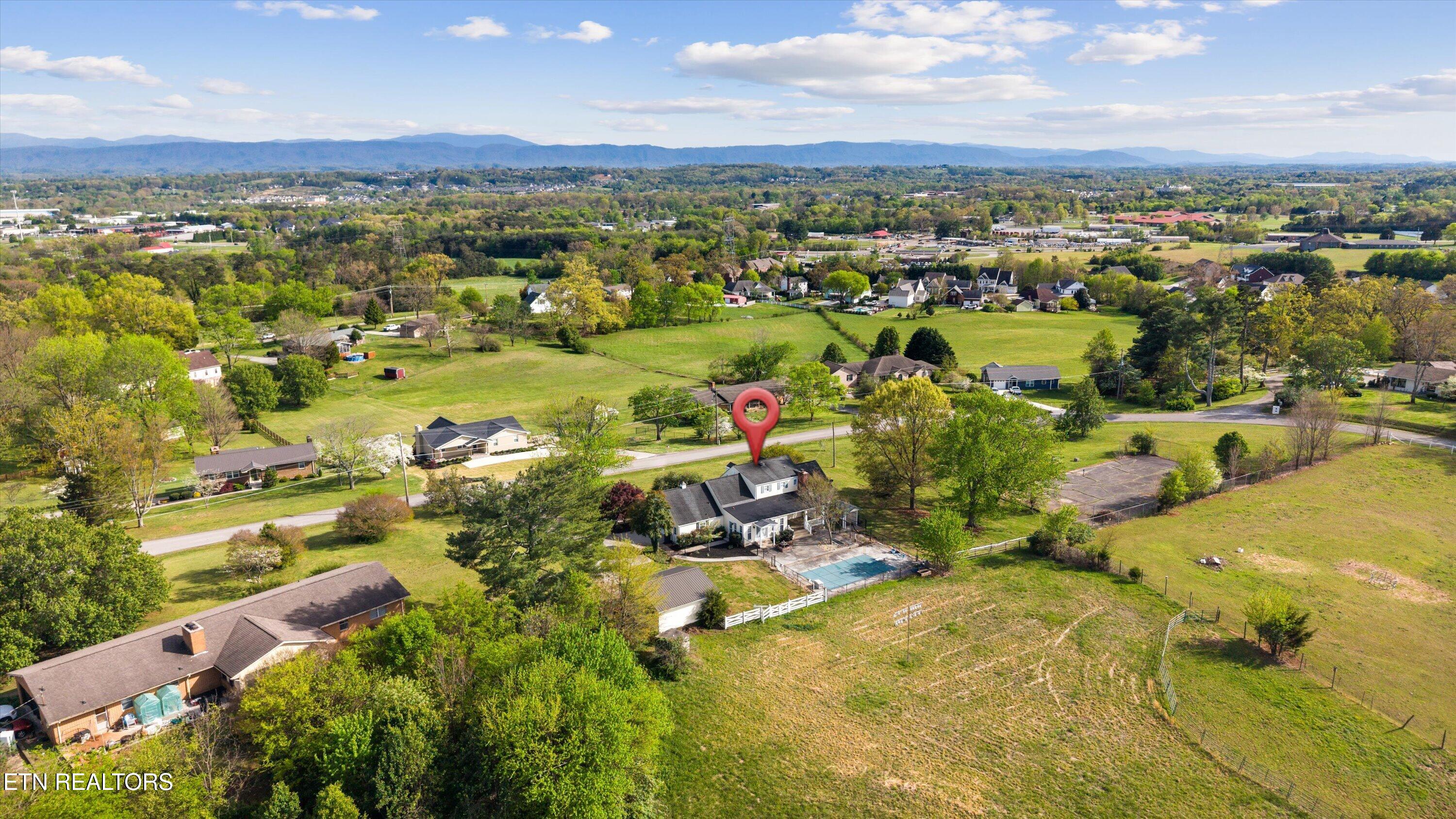 1910 Smoky View Circle Maryville TN 37801