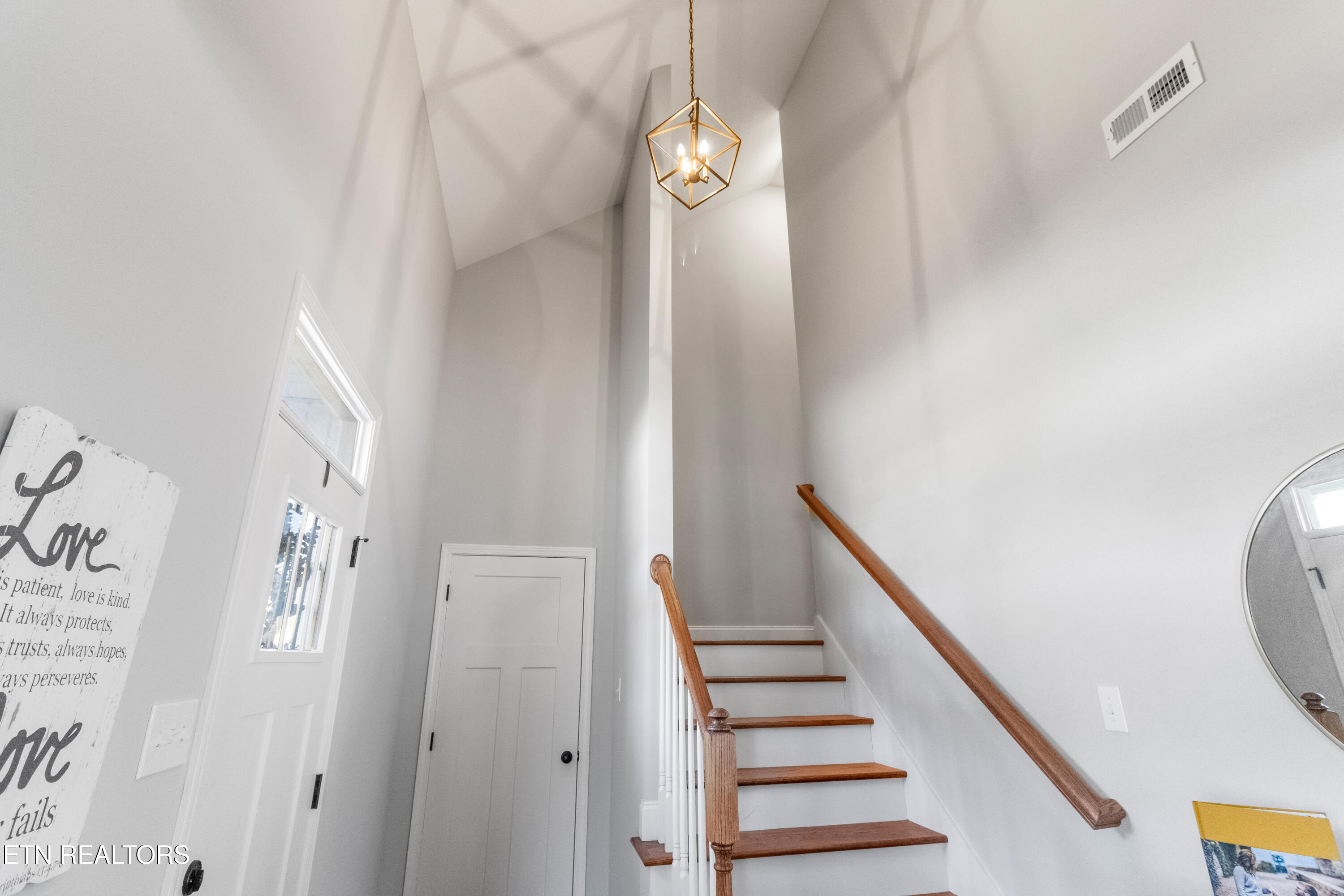 218 Hillcrest Street Clinton TN 37716