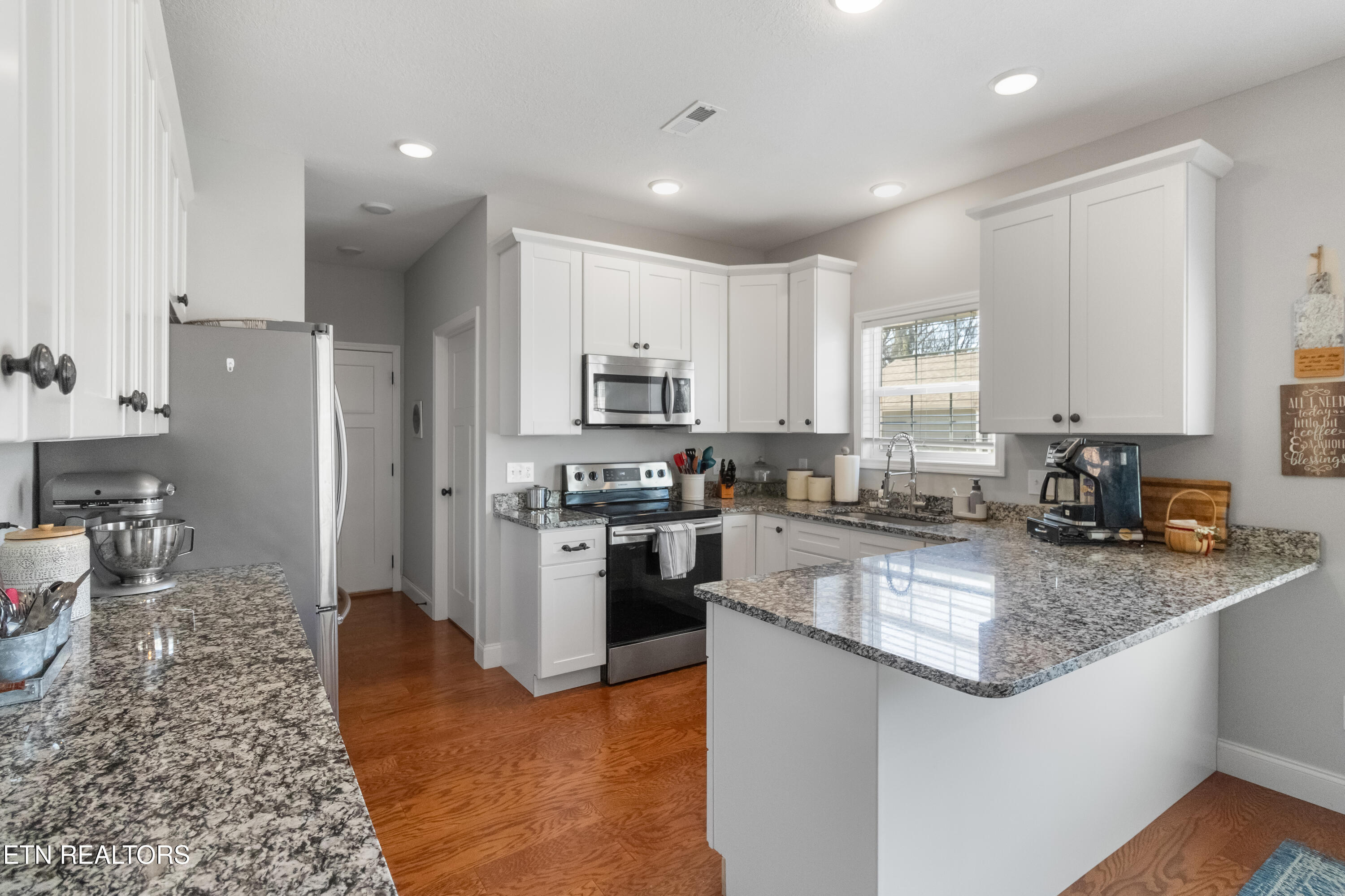 218 Hillcrest Street Clinton TN 37716