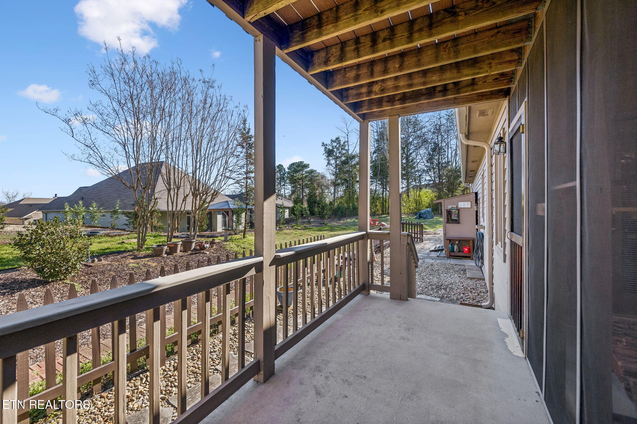 184 Amohi Way Loudon TN 37774
