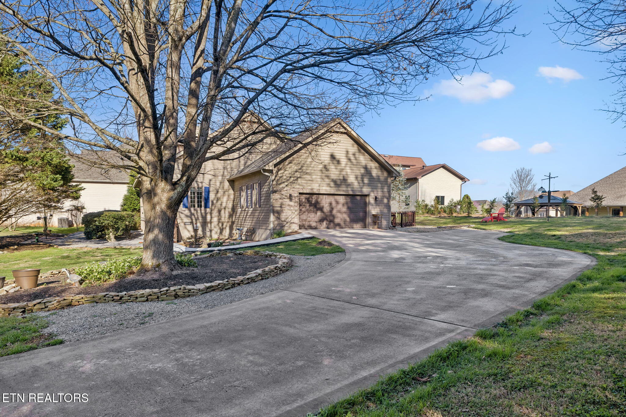 184 Amohi Way Loudon TN 37774