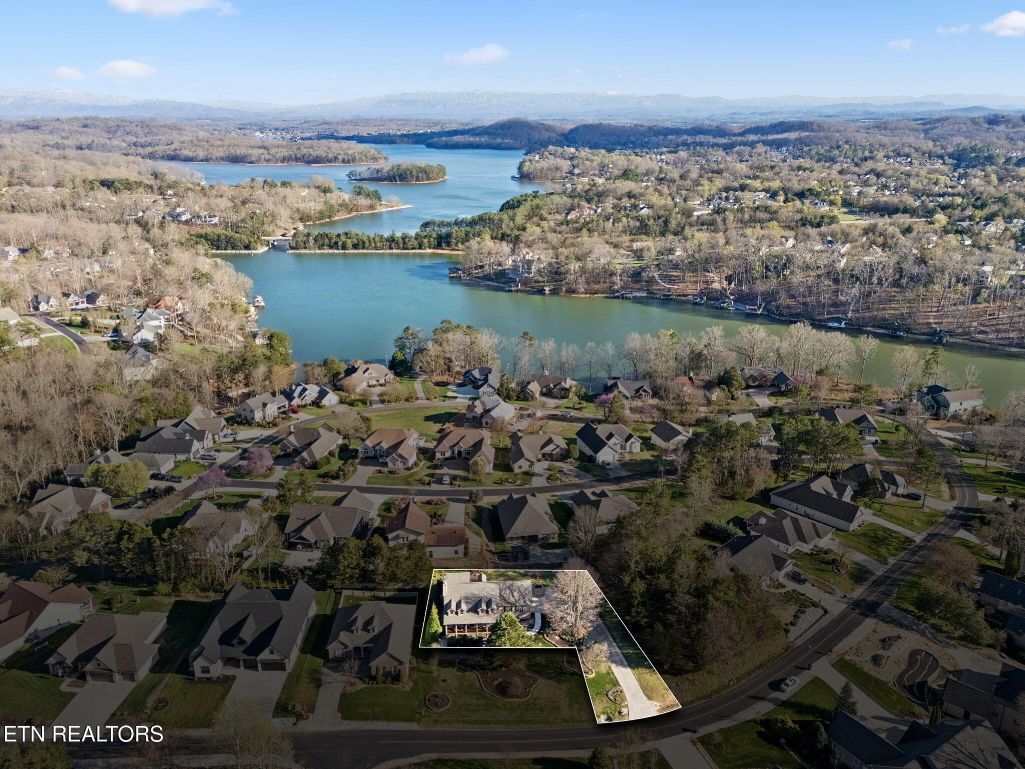 184 Amohi Way Loudon TN 37774