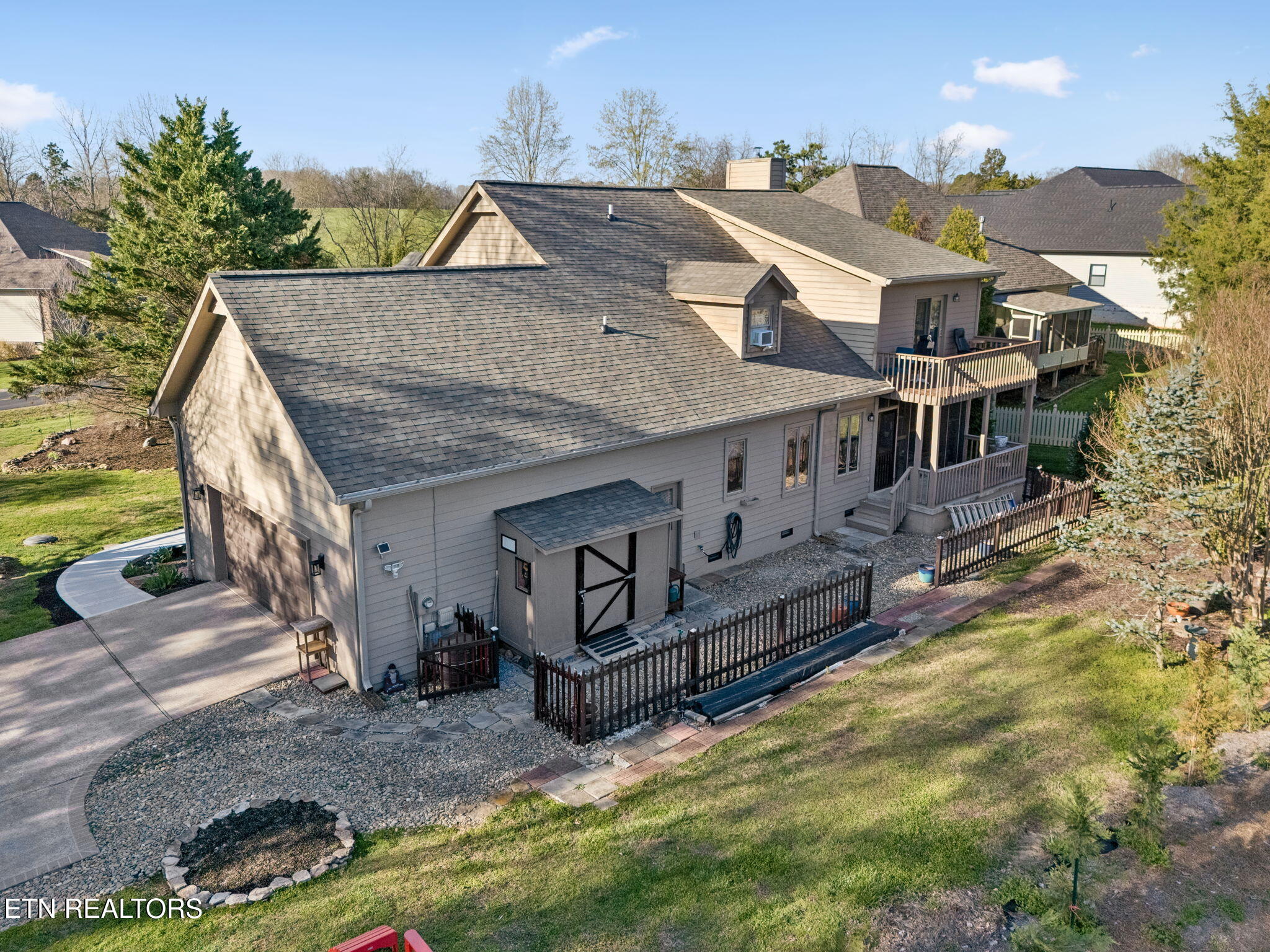 184 Amohi Way Loudon TN 37774
