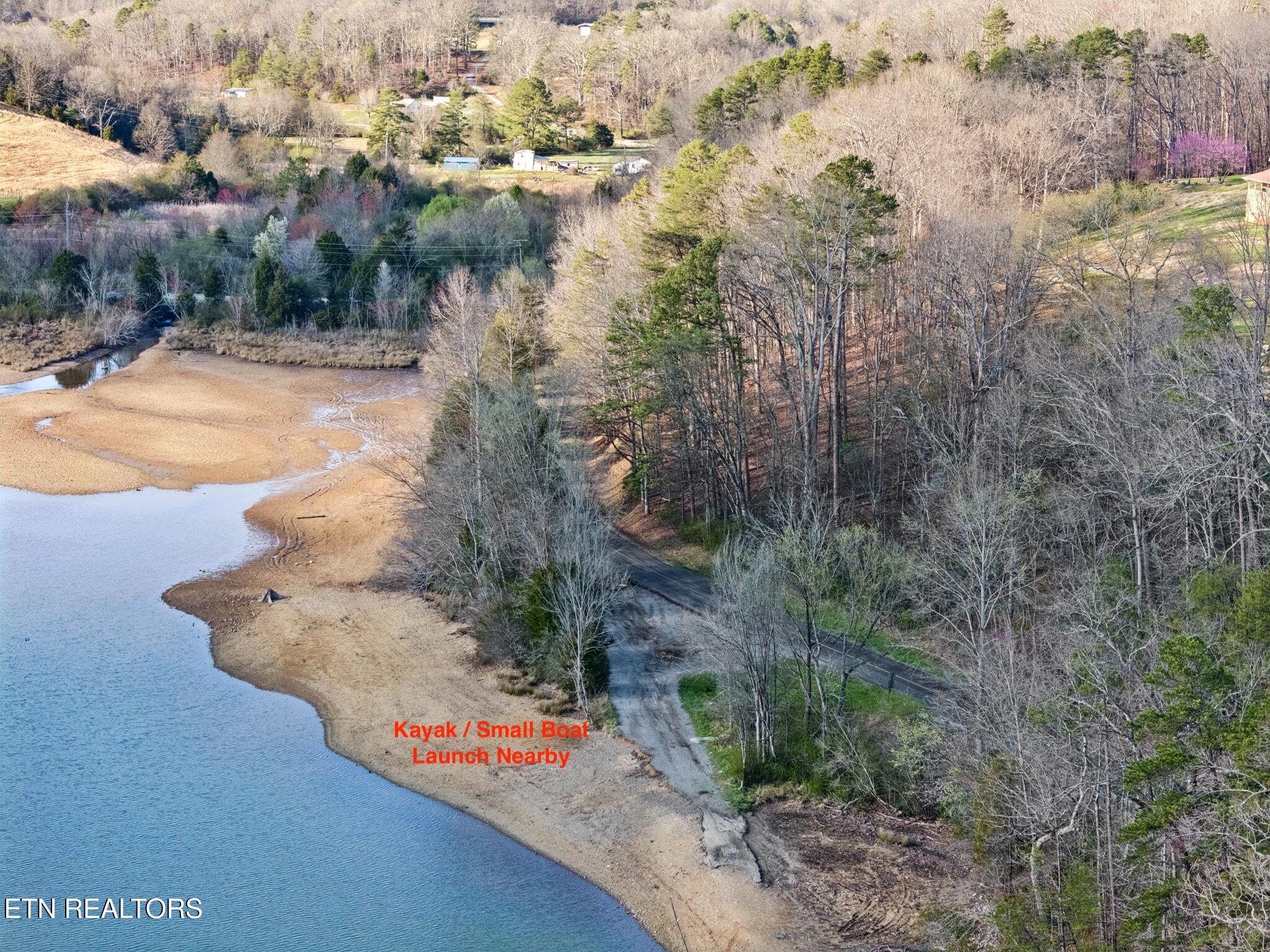 184 Amohi Way Loudon TN 37774