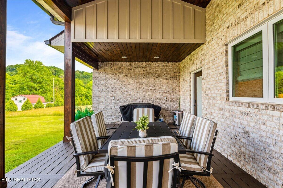 195 Grandview Lane Jacksboro TN 37757