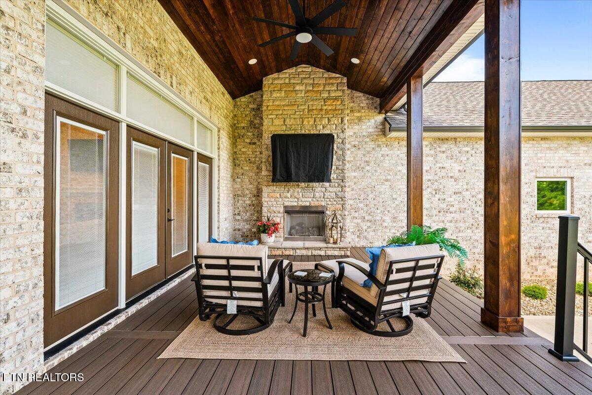 195 Grandview Lane Jacksboro TN 37757