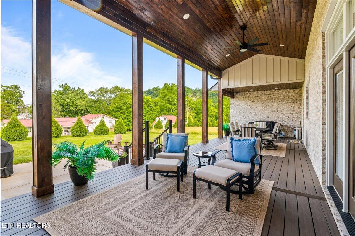 195 Grandview Lane Jacksboro TN 37757
