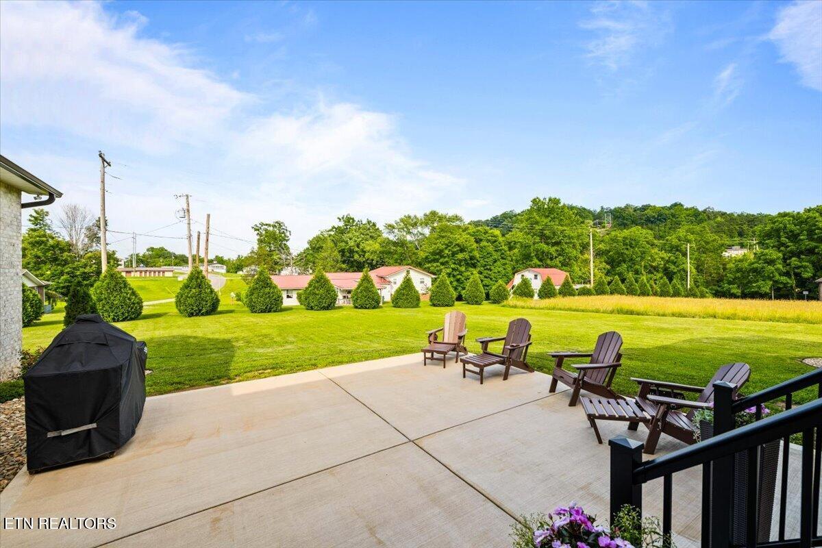 195 Grandview Lane Jacksboro TN 37757