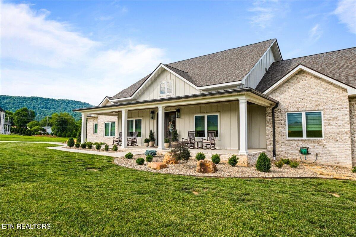 195 Grandview Lane Jacksboro TN 37757