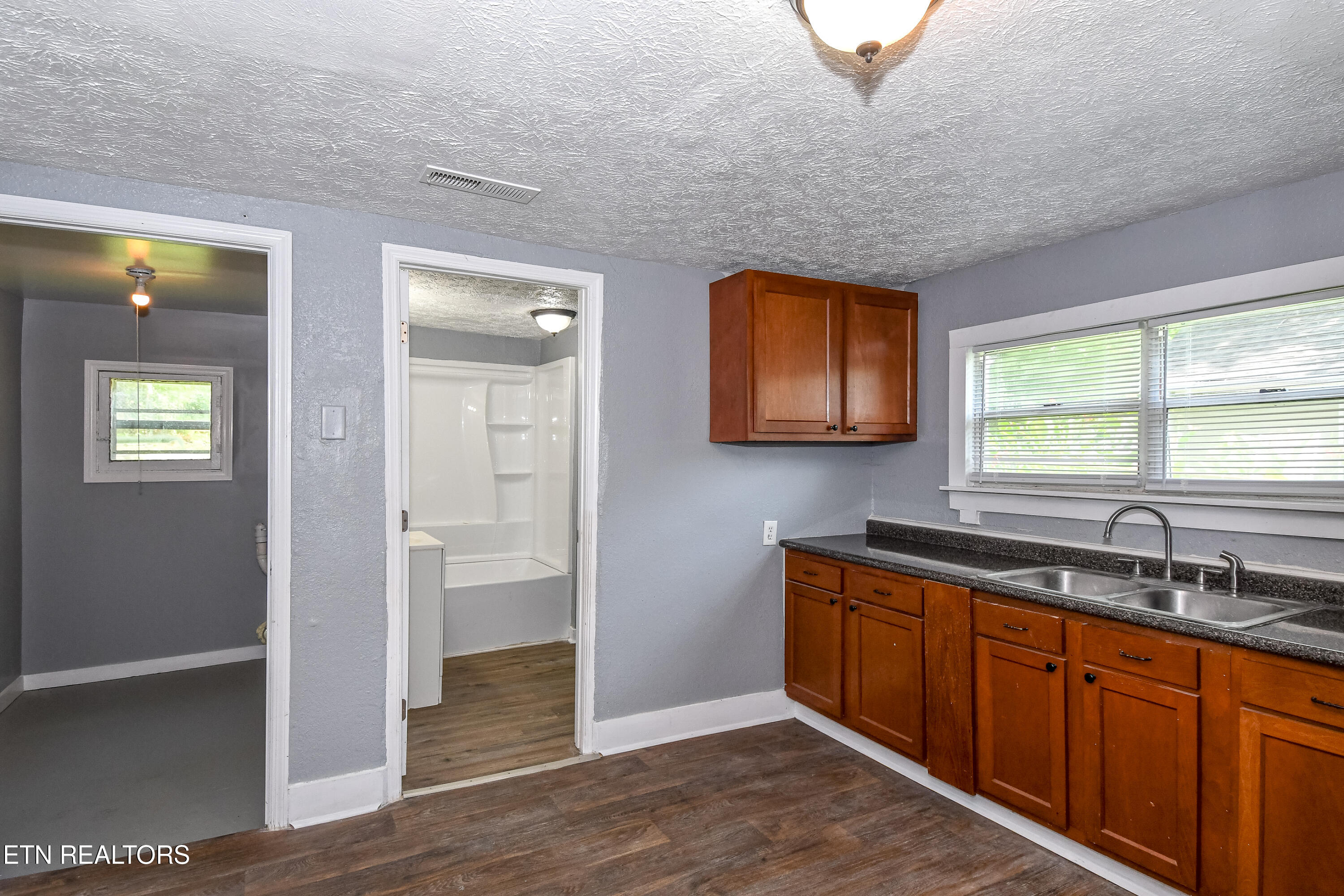 1215 Delaware Avenue Knoxville TN 37921