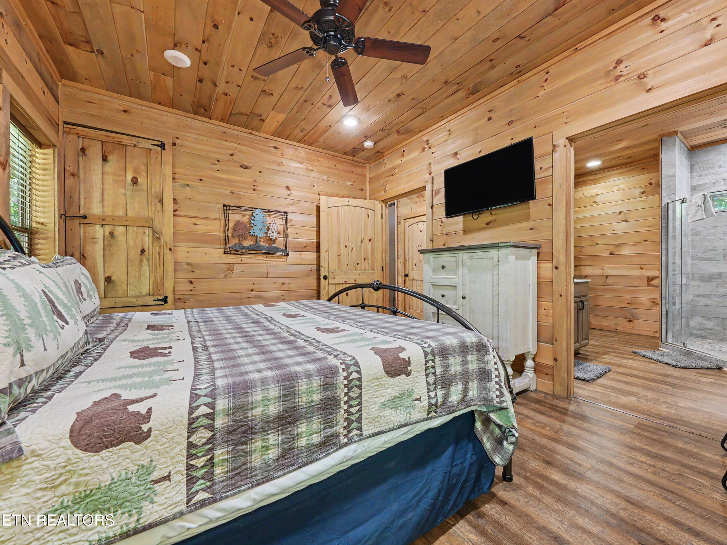 2724 Pine Crest Lane Sevierville TN 37862