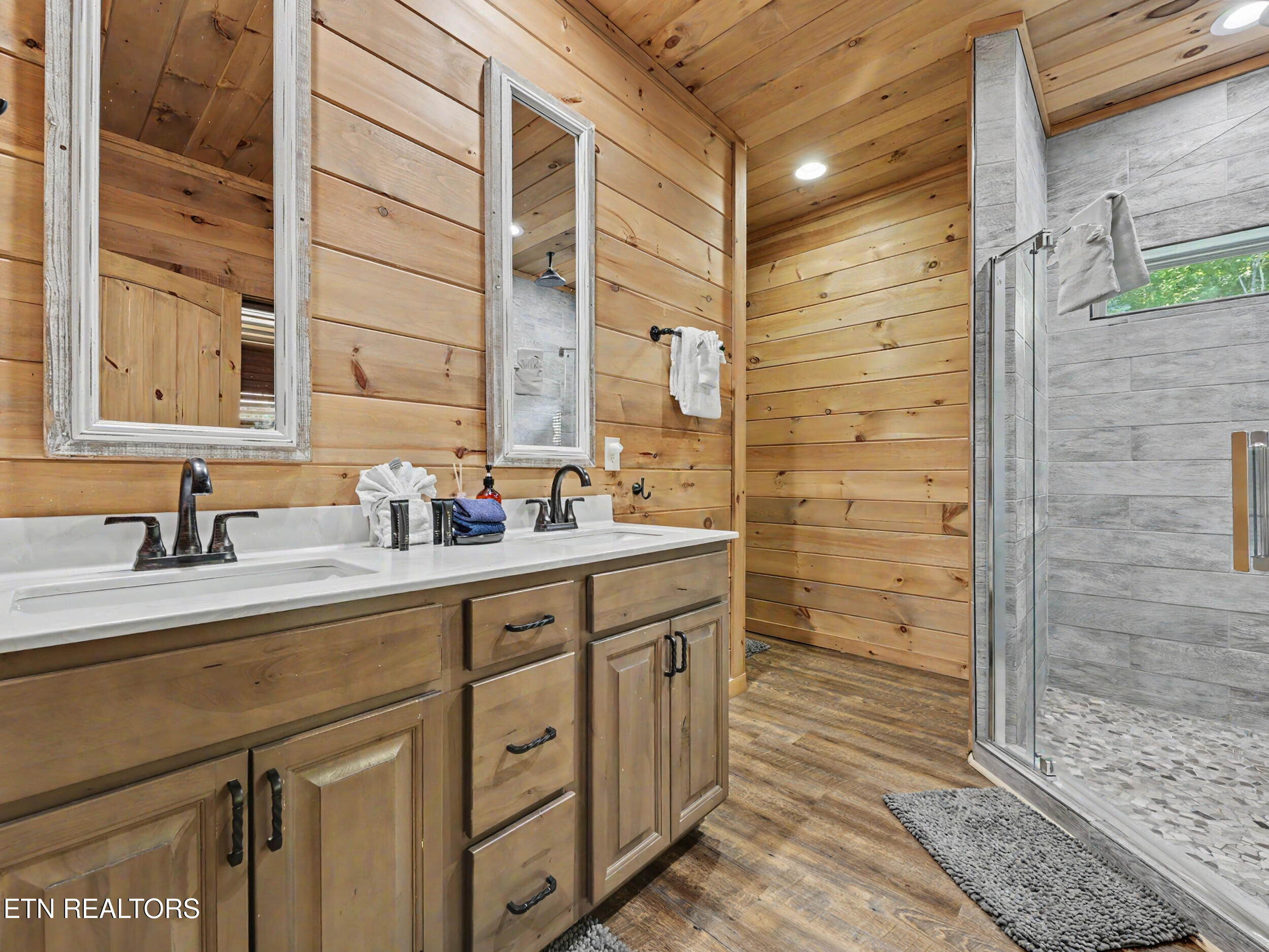 2724 Pine Crest Lane Sevierville TN 37862
