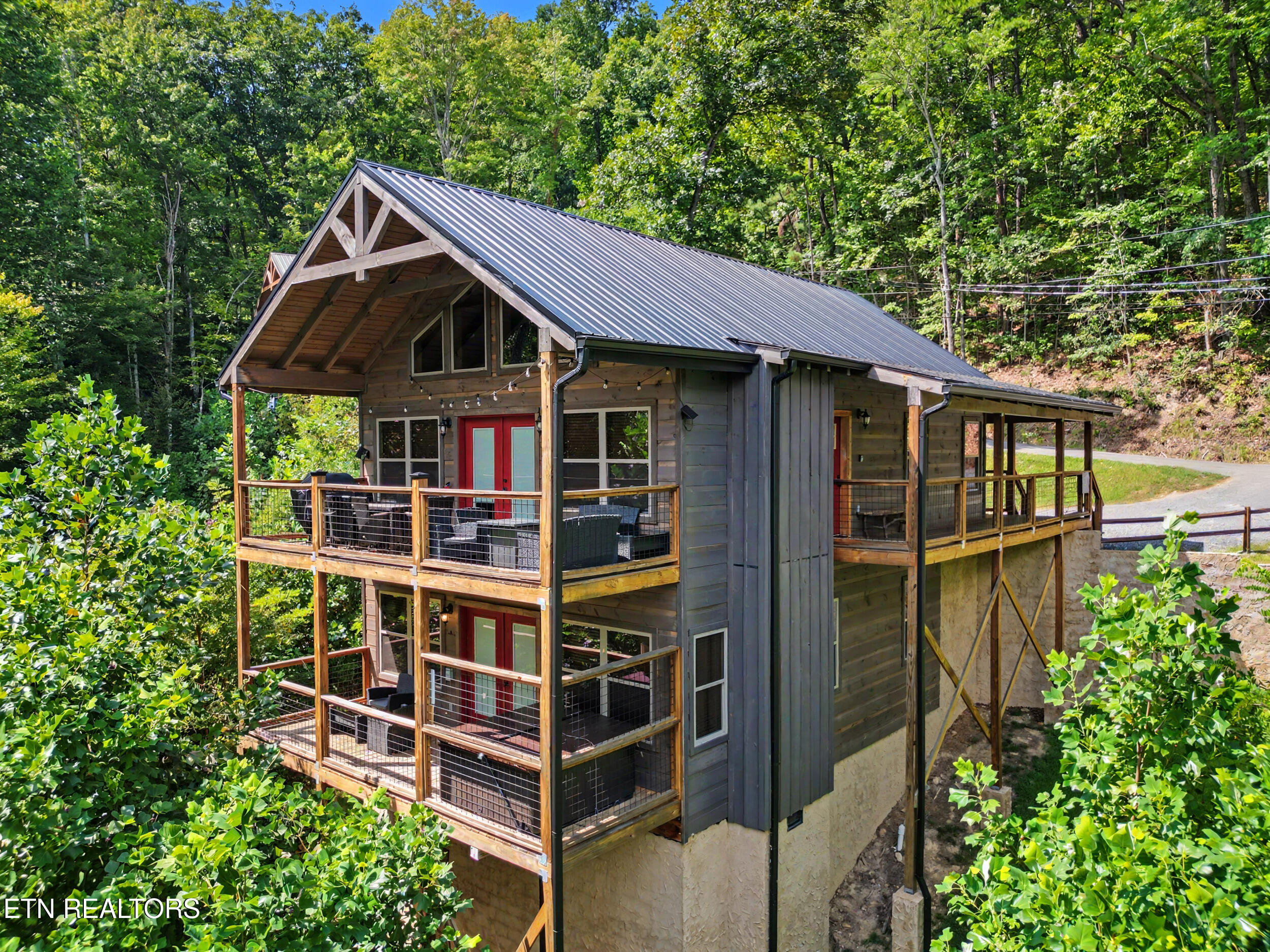 2724 Pine Crest Lane Sevierville TN 37862