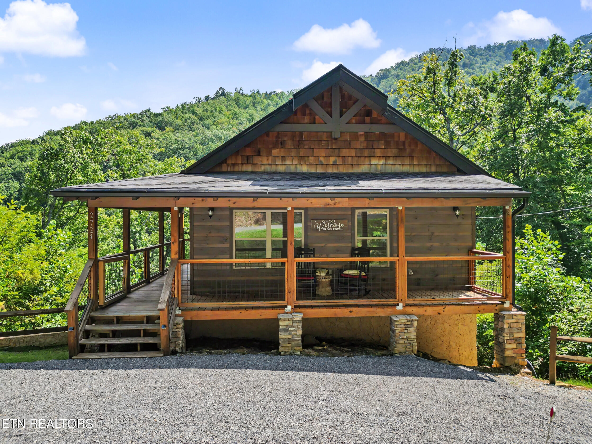 2724 Pine Crest Lane Sevierville TN 37862