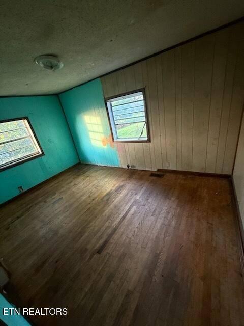 4020 W Wade Road Loudon TN 37774