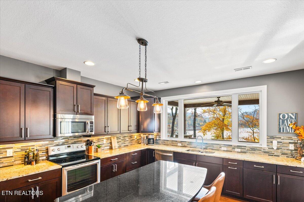 493 Bankwood Lane Lafollette TN 37766
