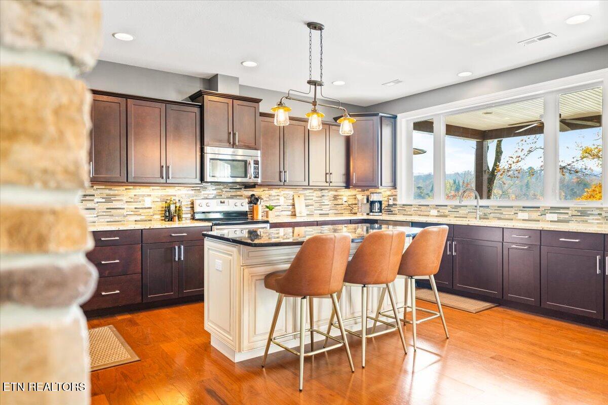 493 Bankwood Lane Lafollette TN 37766