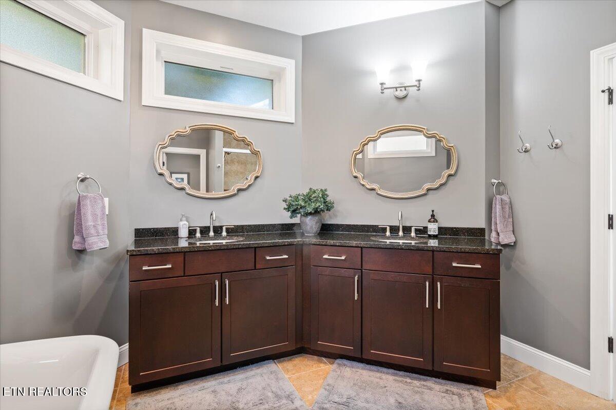 493 Bankwood Lane Lafollette TN 37766