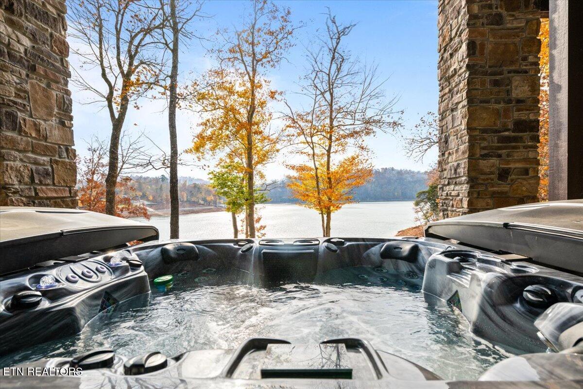 493 Bankwood Lane Lafollette TN 37766